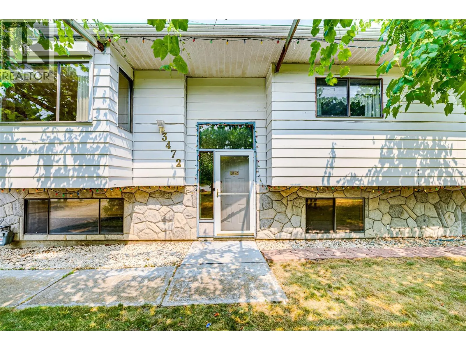 3472 Lockhart Crescent