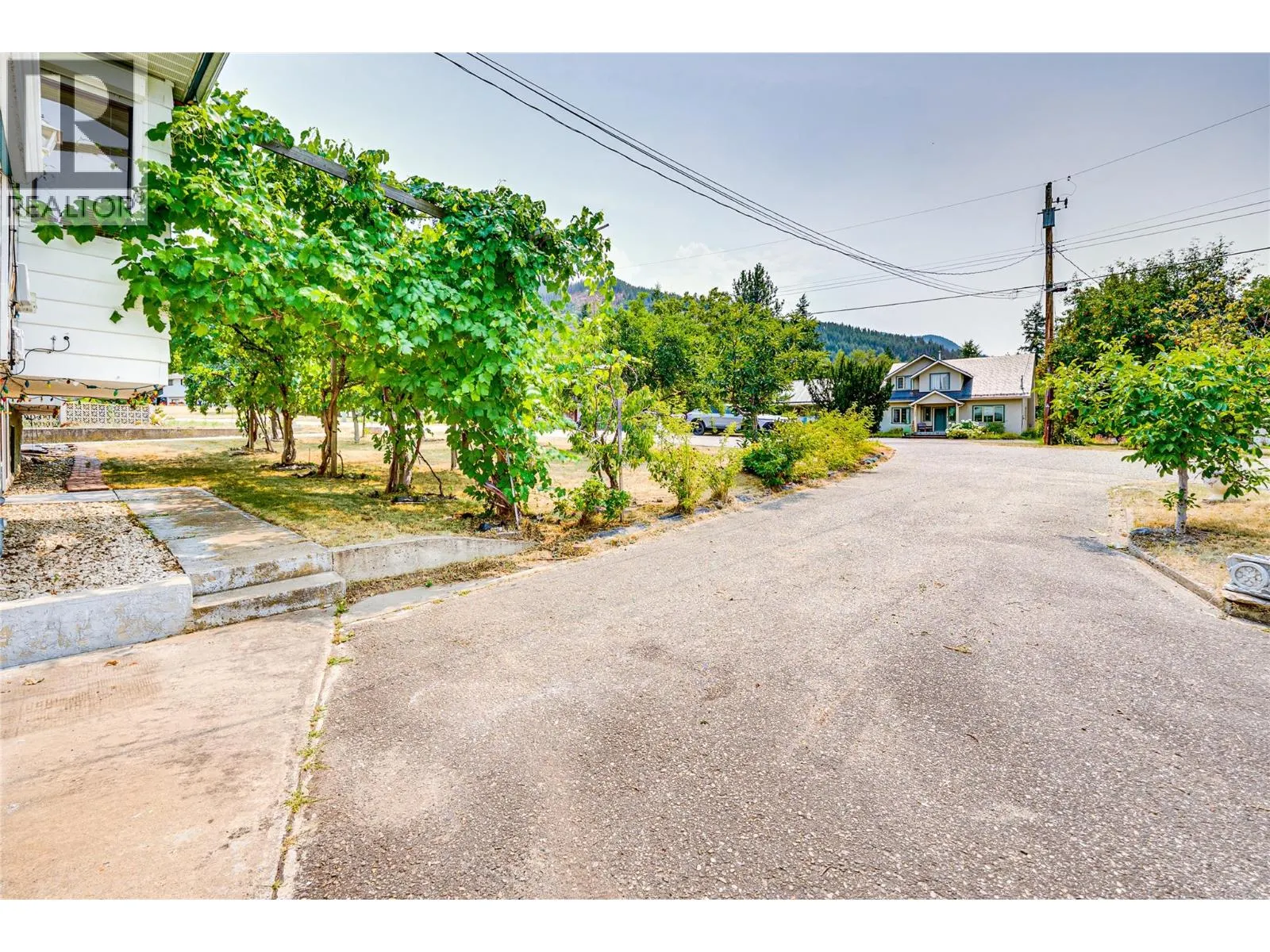 3472 Lockhart Crescent