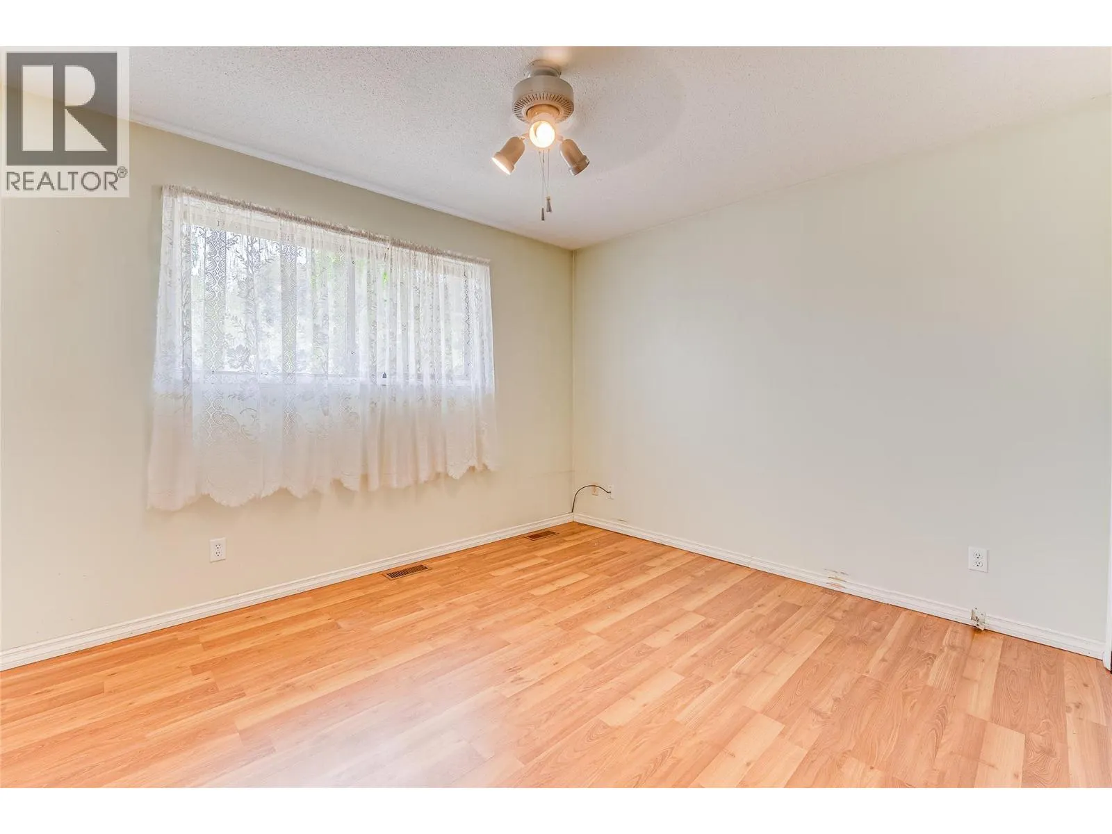 3472 Lockhart Crescent