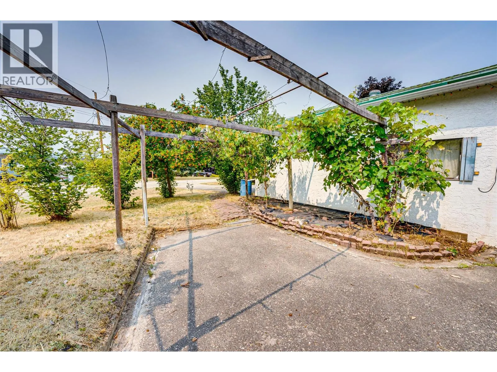 3472 Lockhart Crescent
