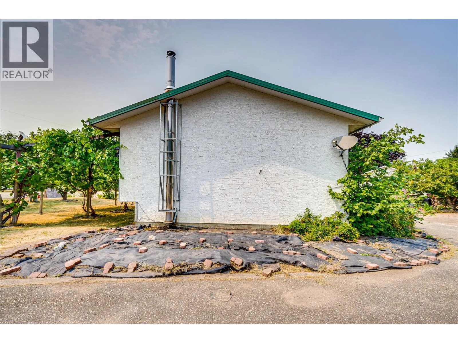 3472 Lockhart Crescent