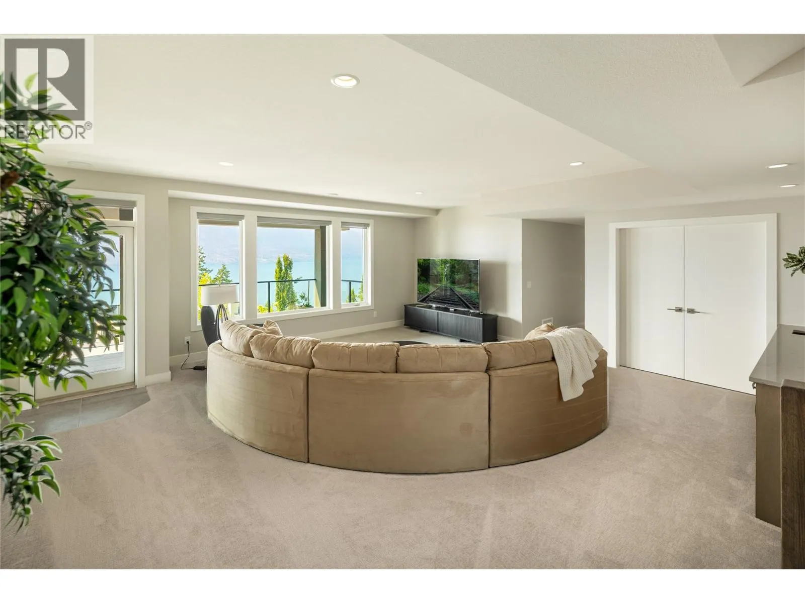 3320 Acacia Lane