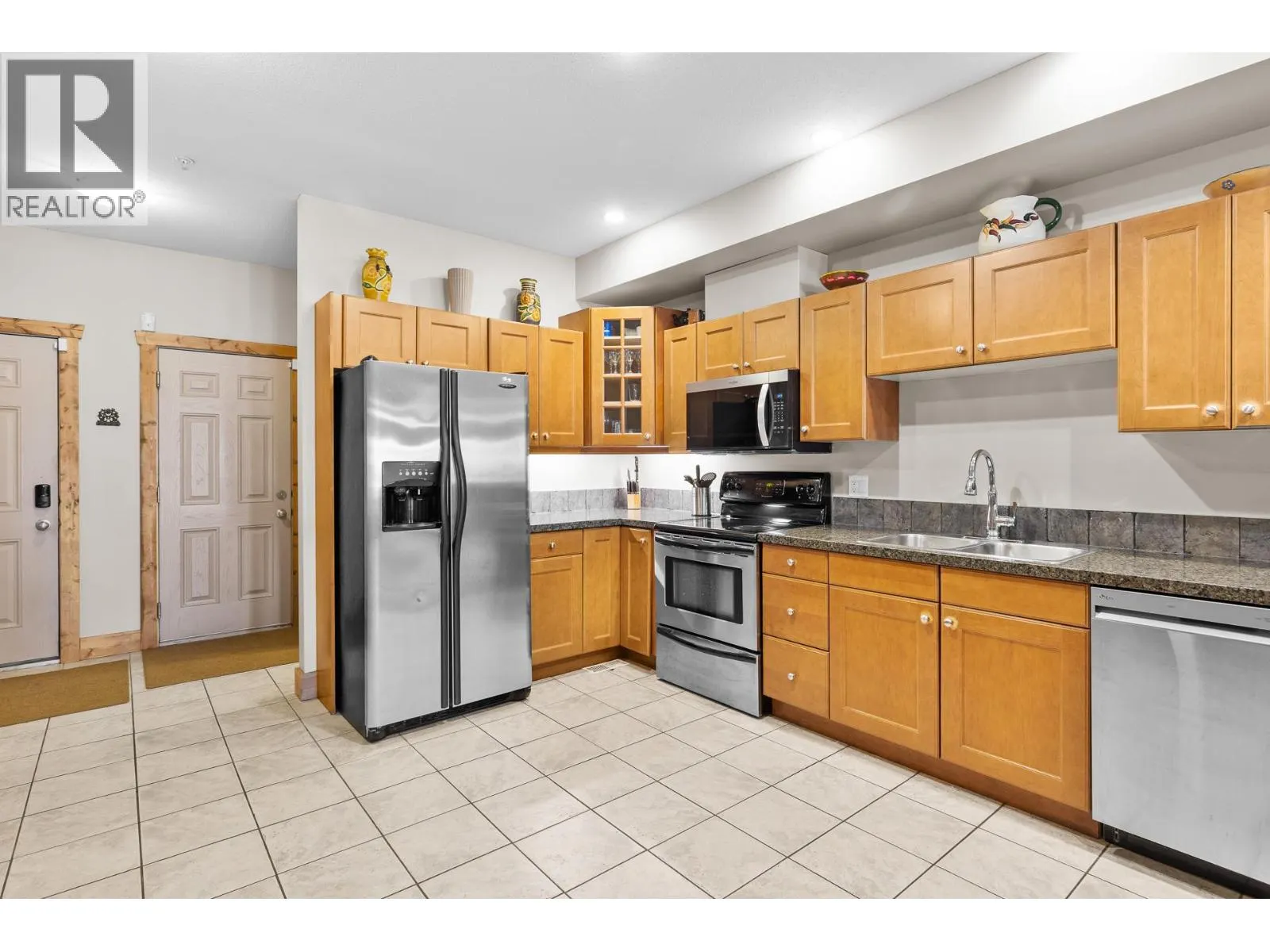 5401 Lakeshore Drive Unit# 109