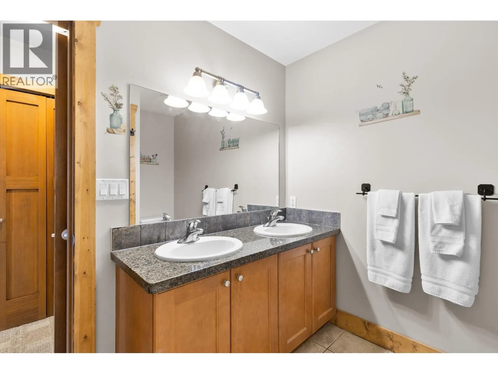 5401 Lakeshore Drive Unit# 109