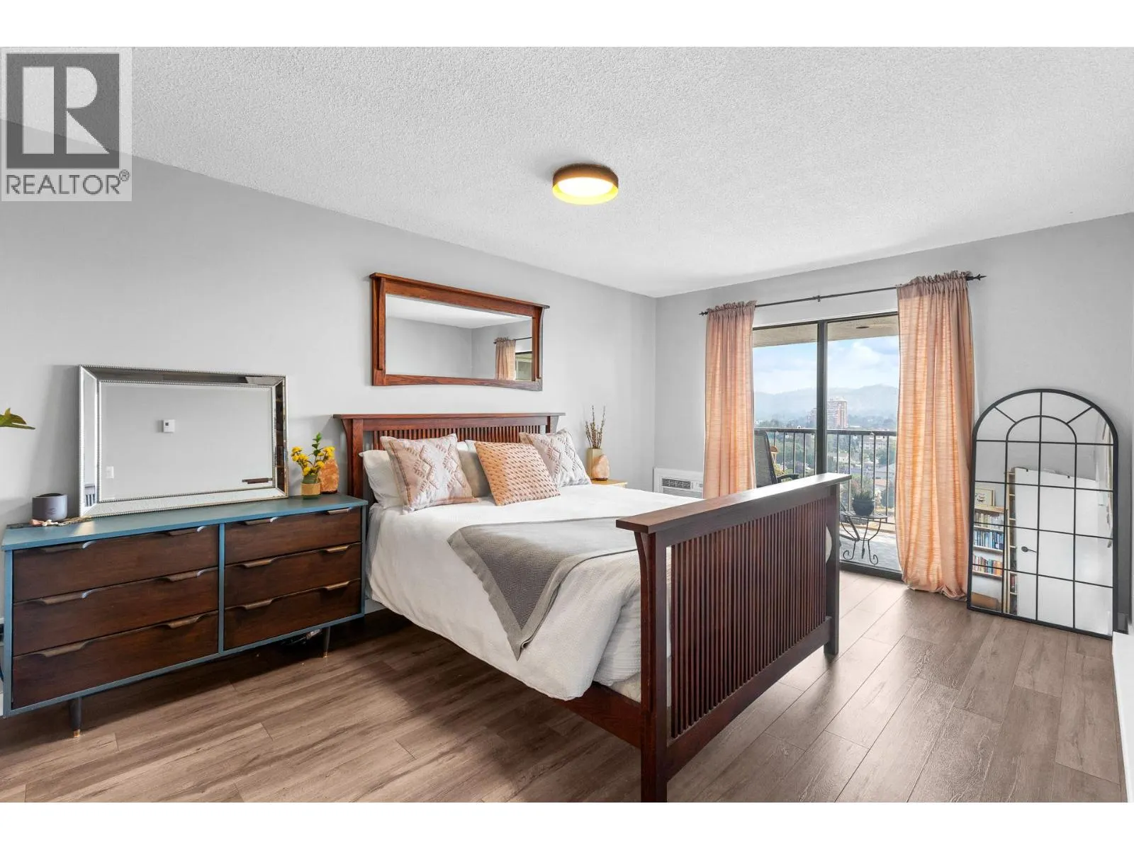 737 Leon Avenue Unit# 1205