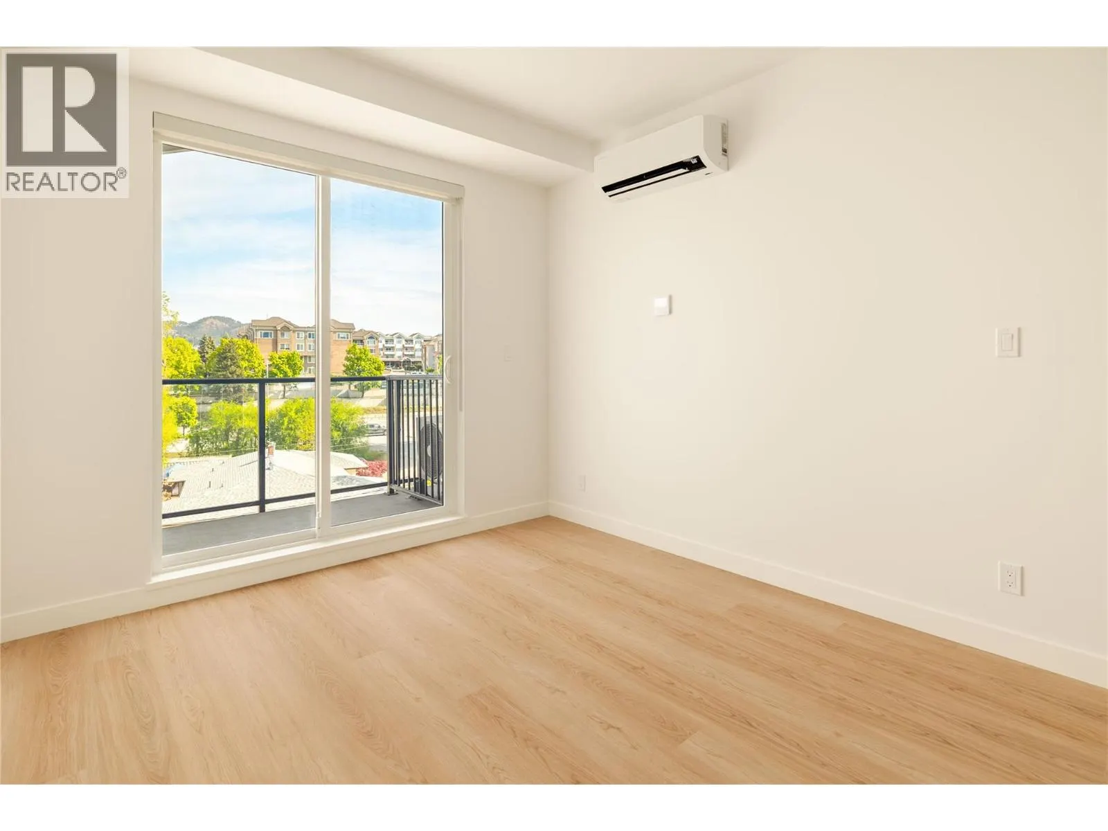 1380 Pridham Avenue Unit# 415