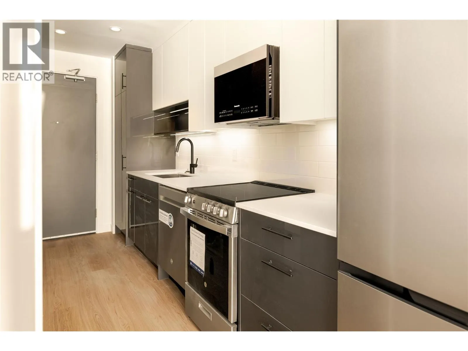 1380 Pridham Avenue Unit# 415