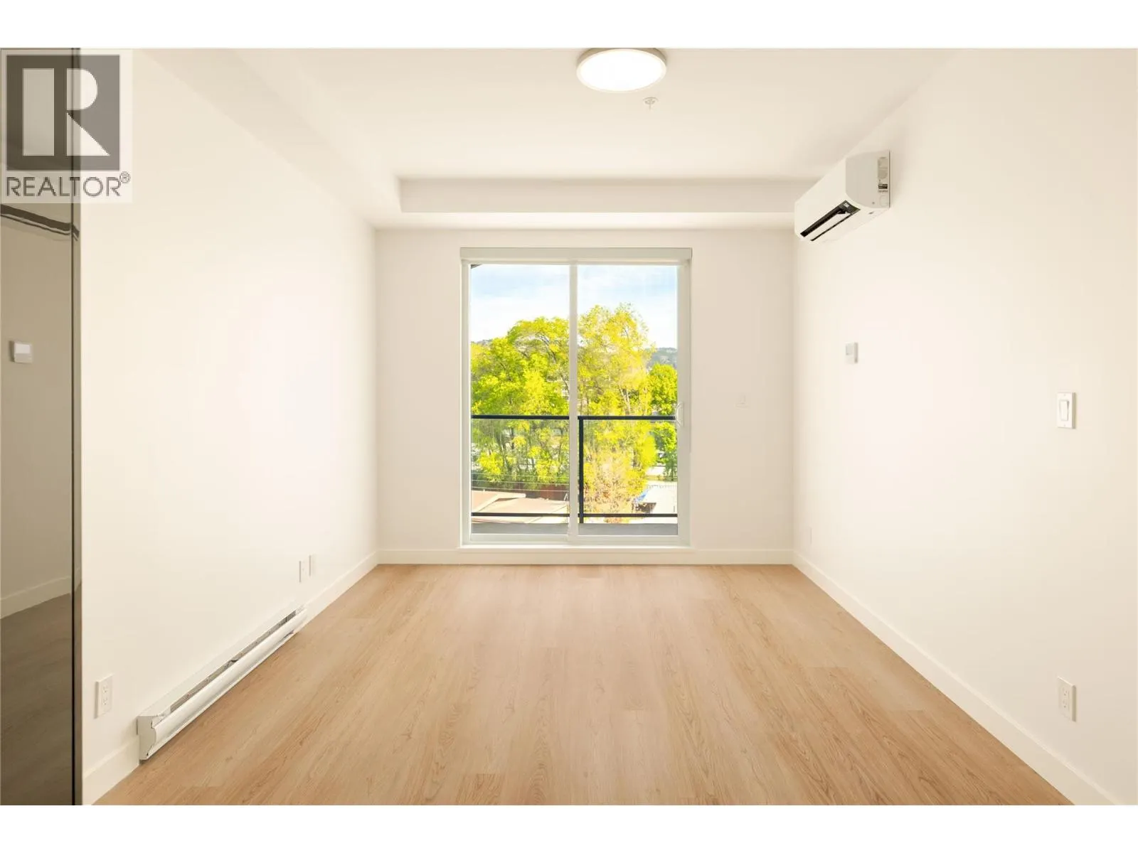 1380 Pridham Avenue Unit# 415