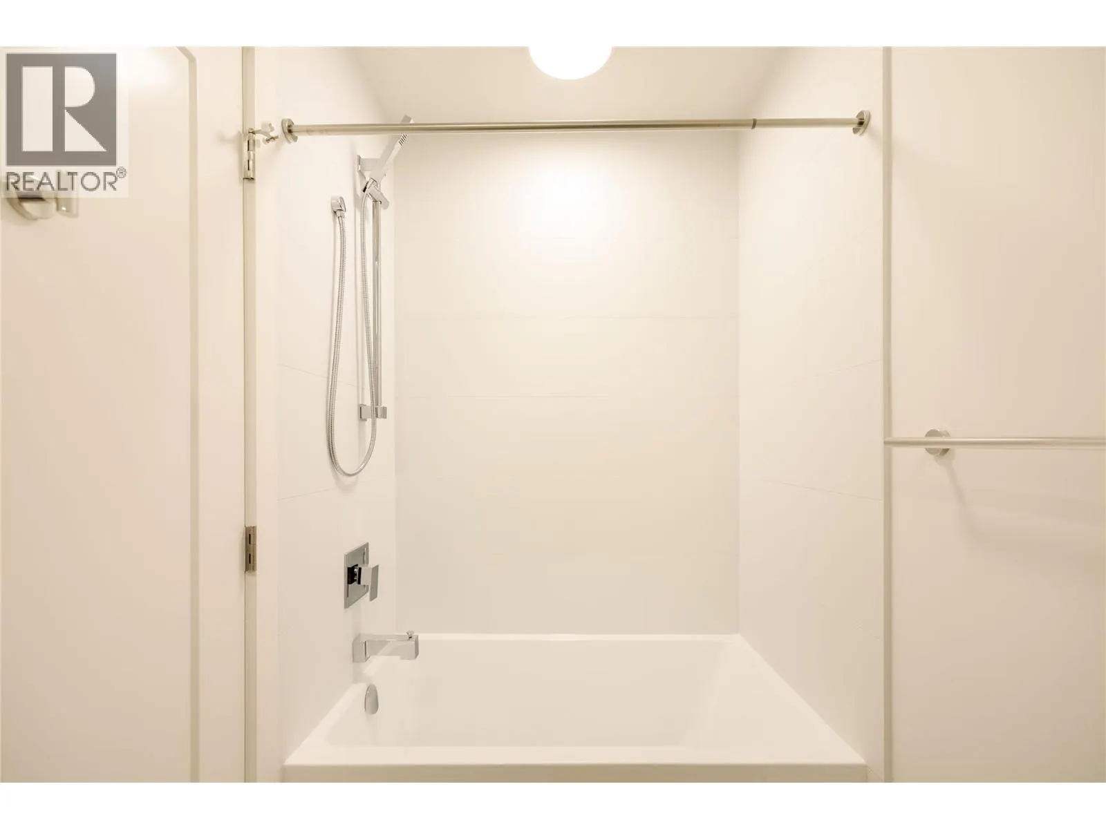 1380 Pridham Avenue Unit# 415