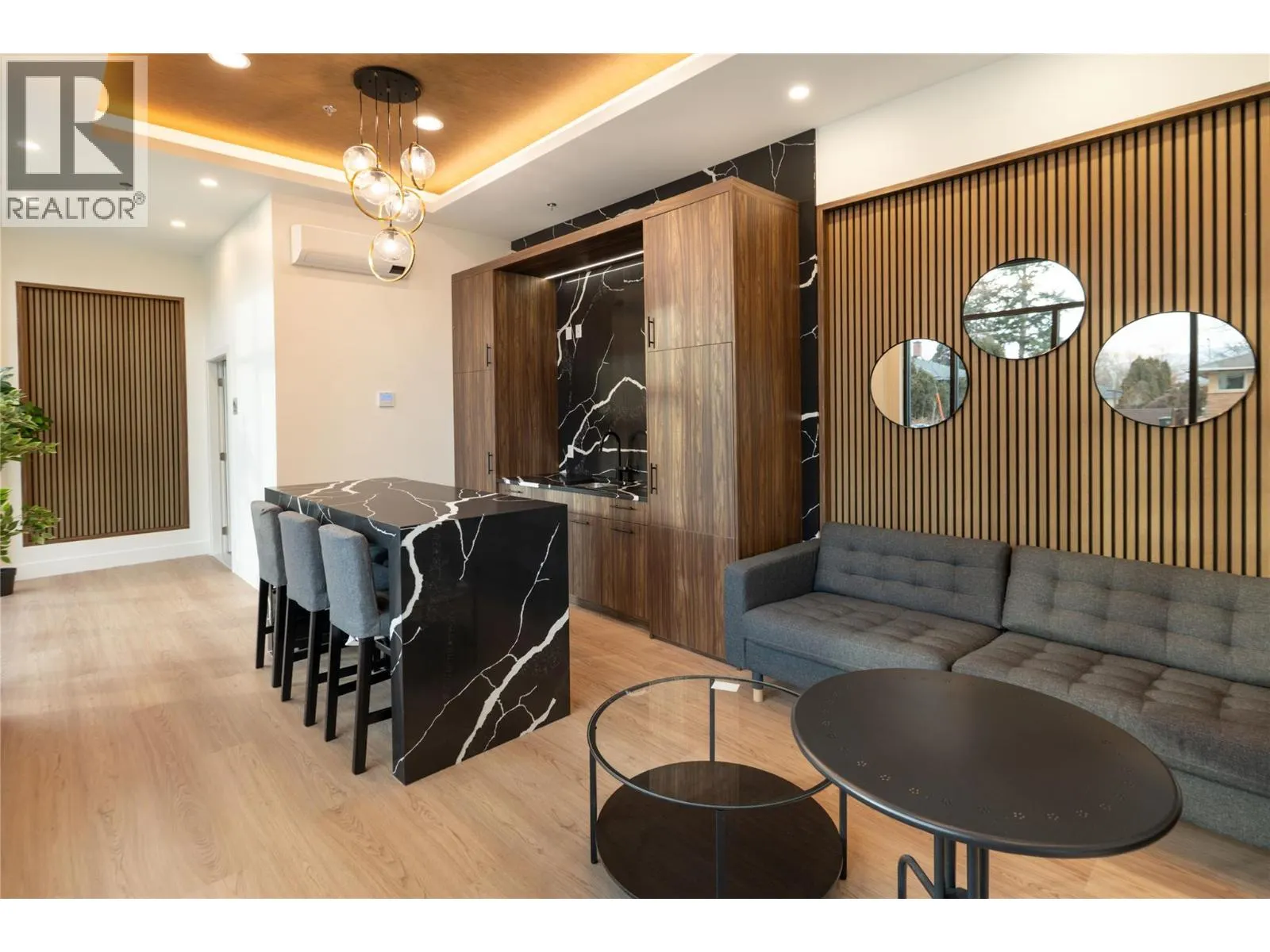 1380 Pridham Avenue Unit# 310