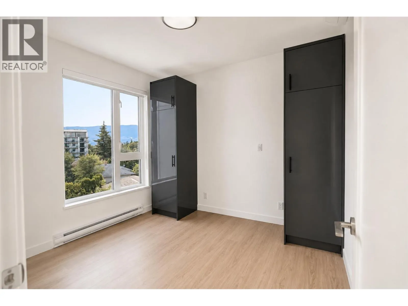 1380 Pridham Avenue Unit# 310