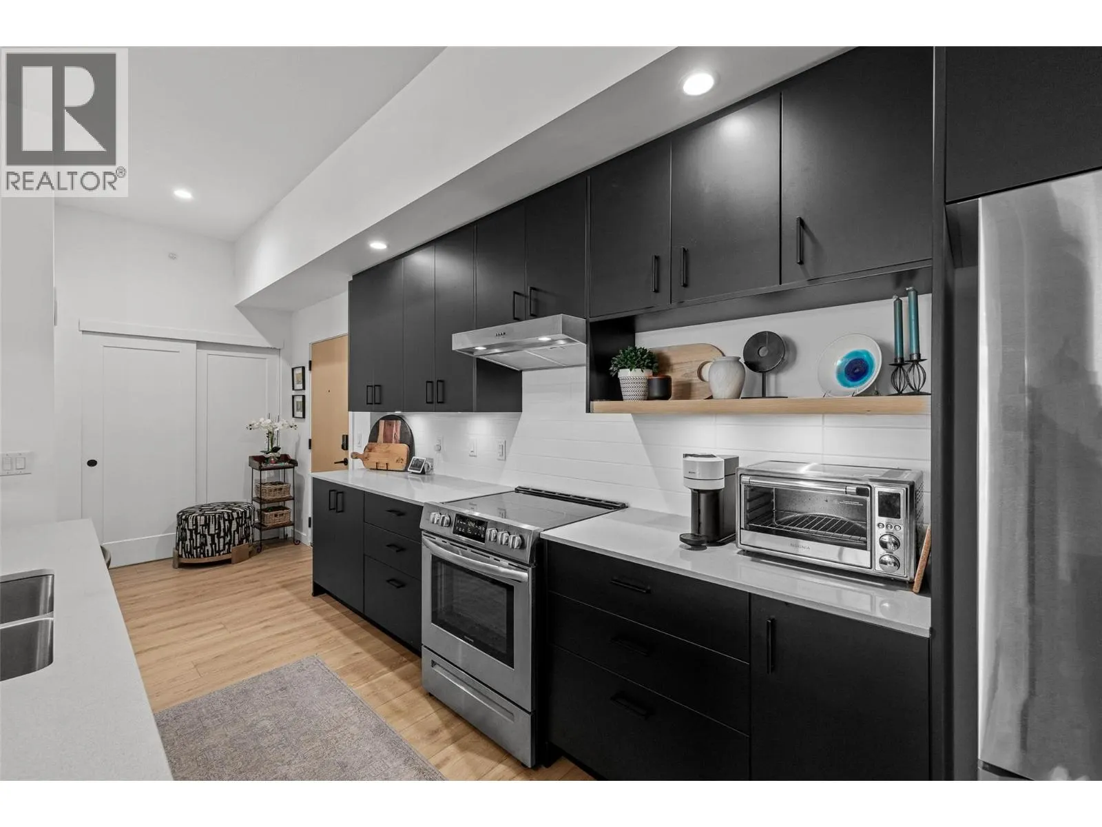 660 Cawston Avenue Unit# 607