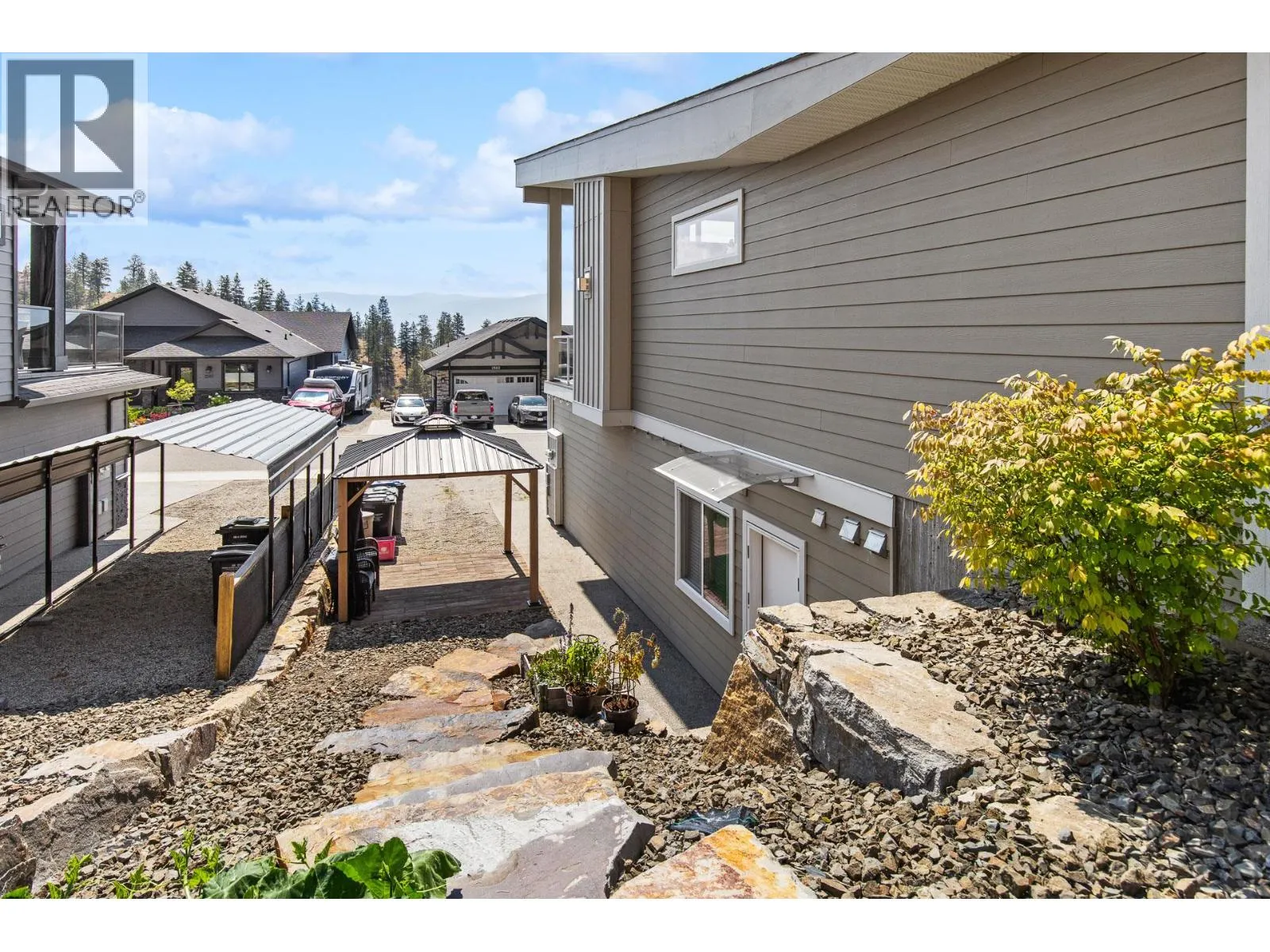 2562 Crown Crest Drive