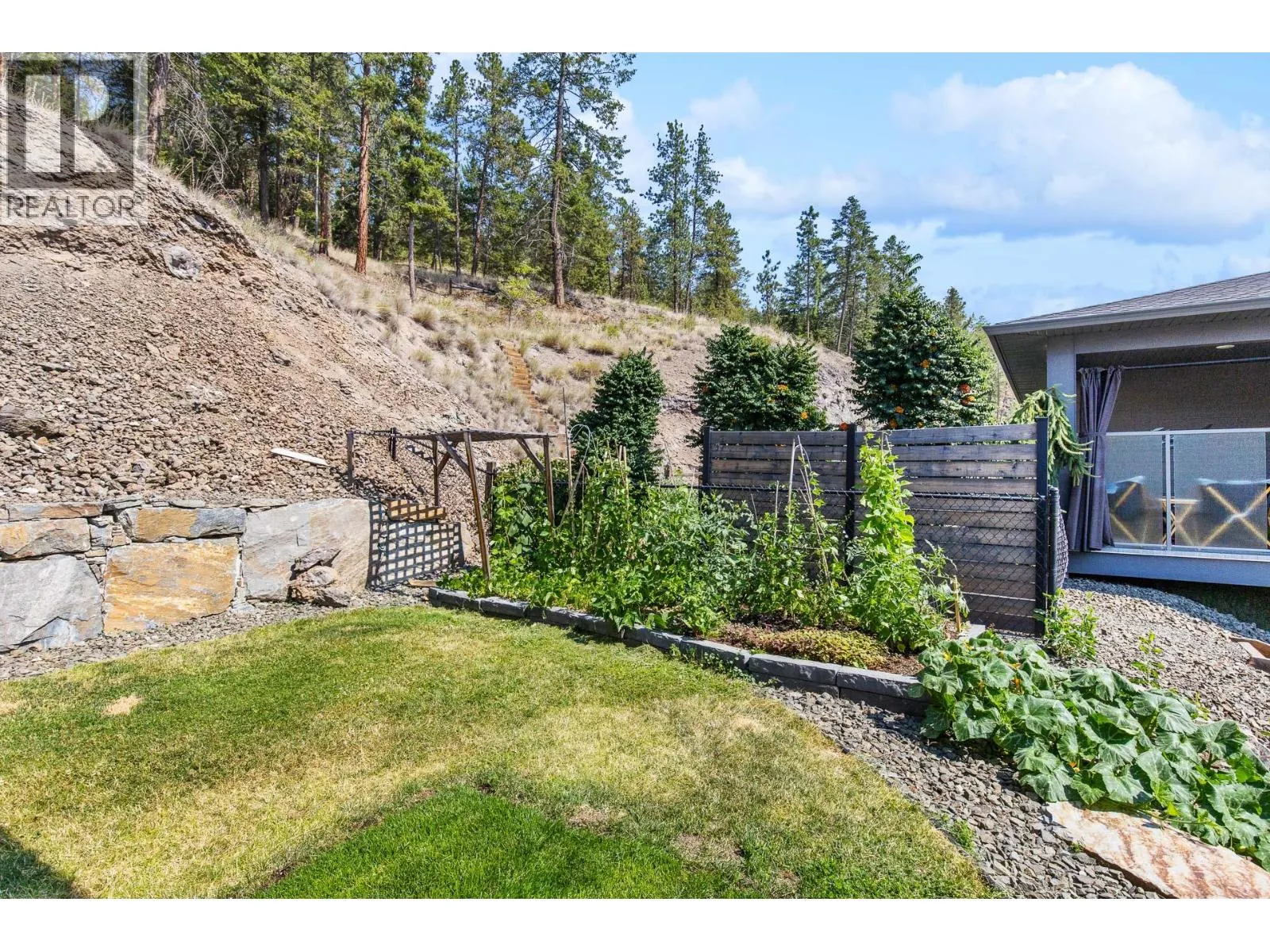 2562 Crown Crest Drive