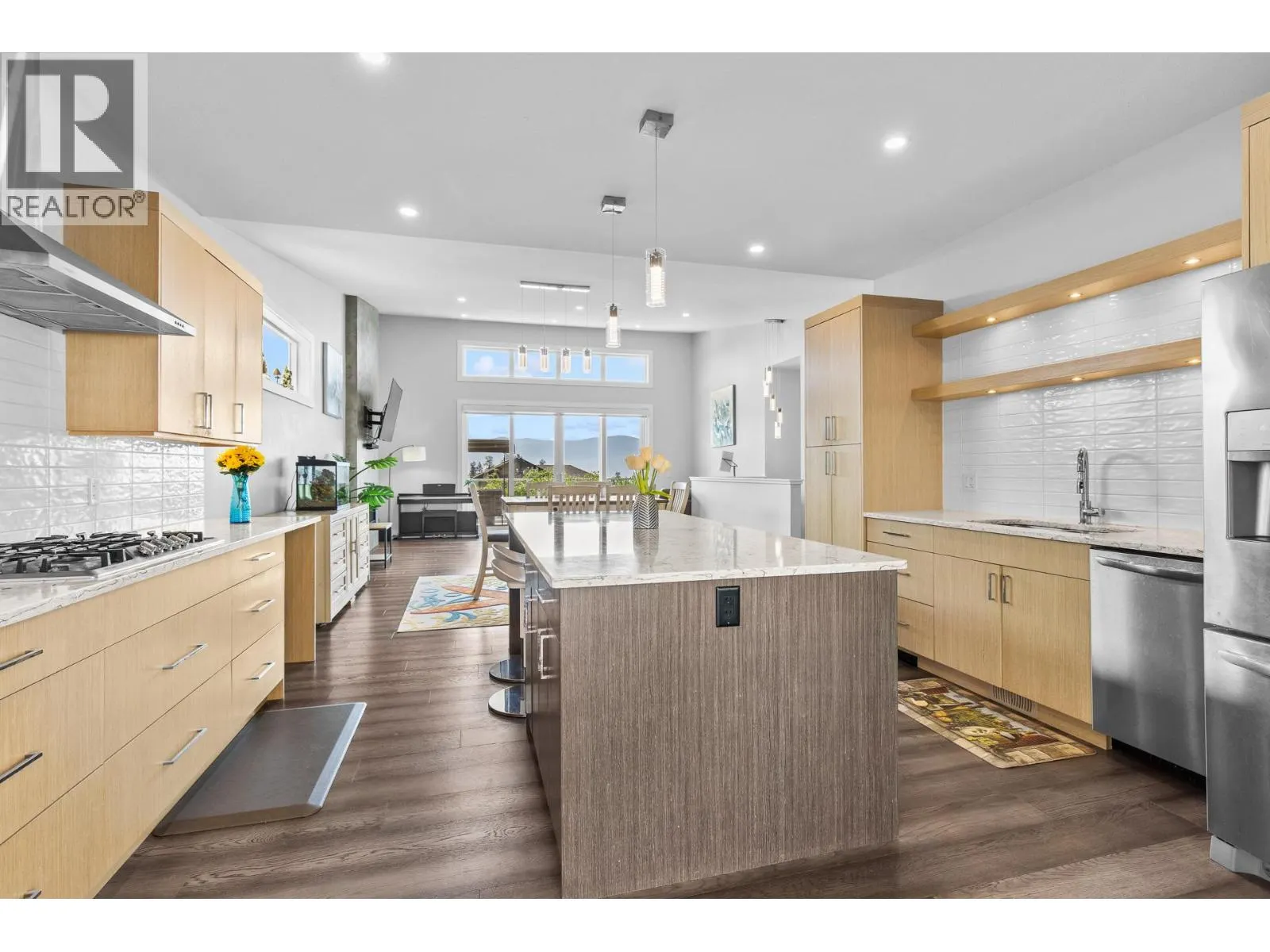 2562 Crown Crest Drive