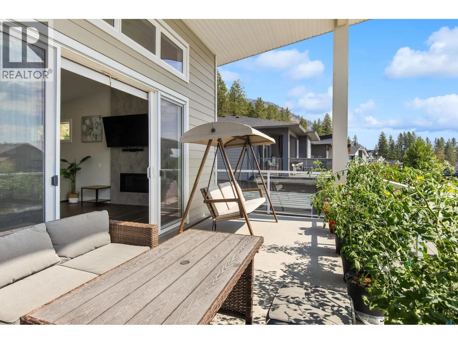 2562 Crown Crest Drive