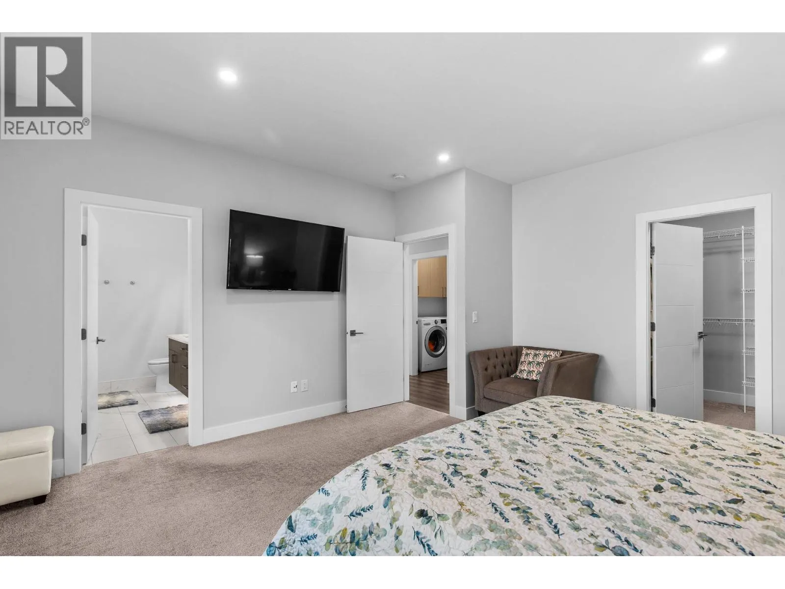 2562 Crown Crest Drive