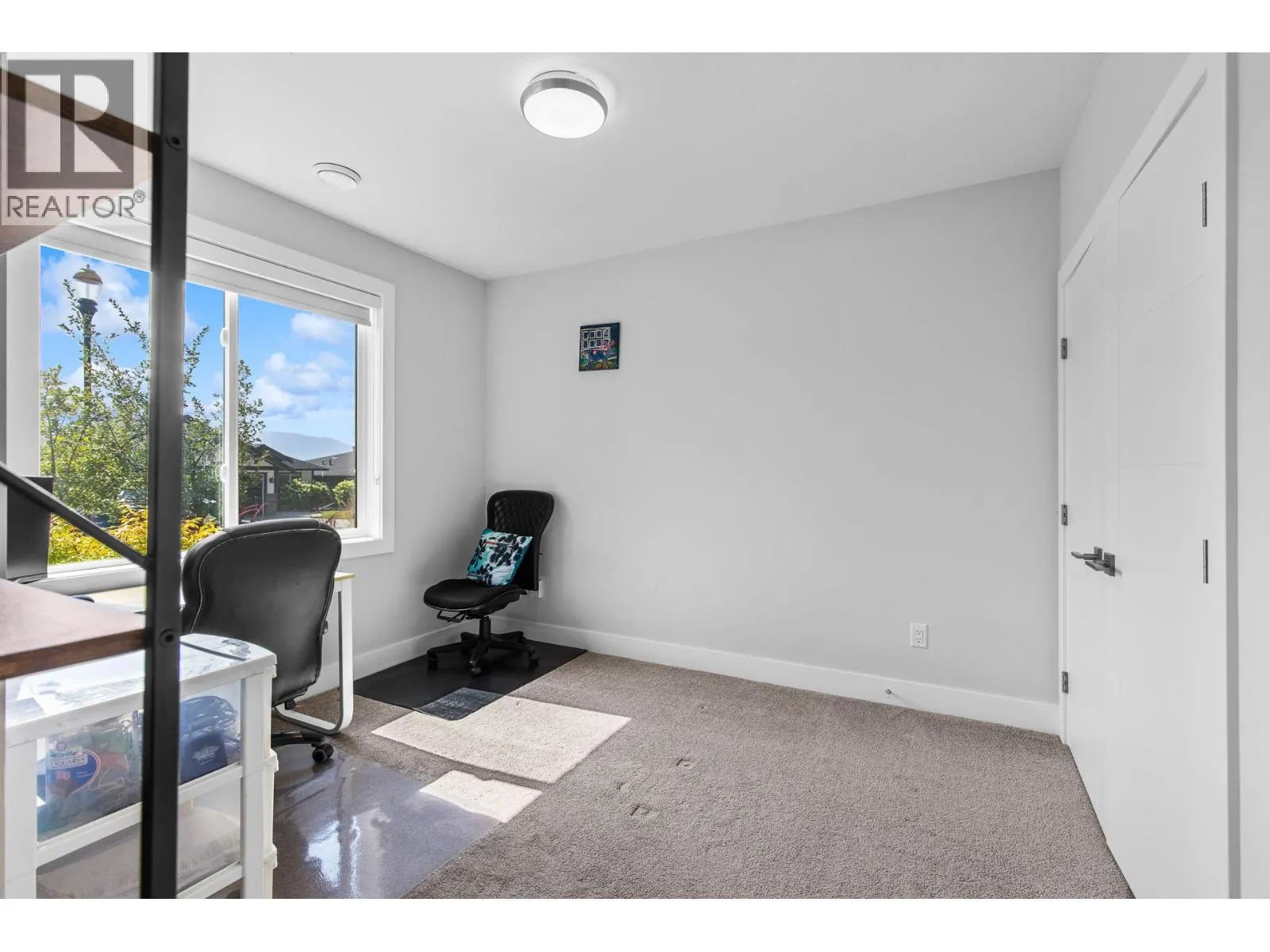 2562 Crown Crest Drive