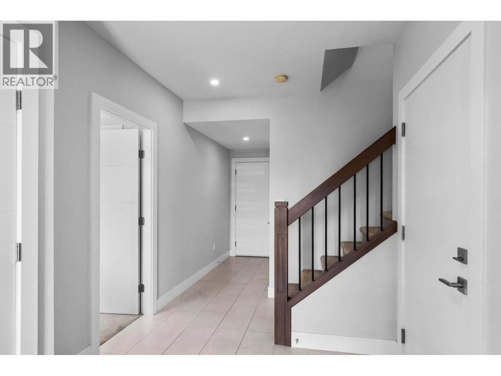 2562 Crown Crest Drive
