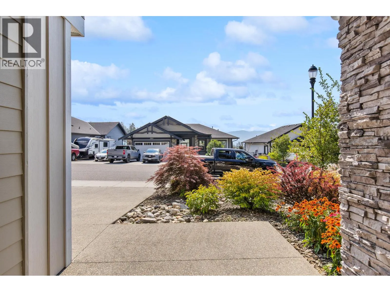 2562 Crown Crest Drive