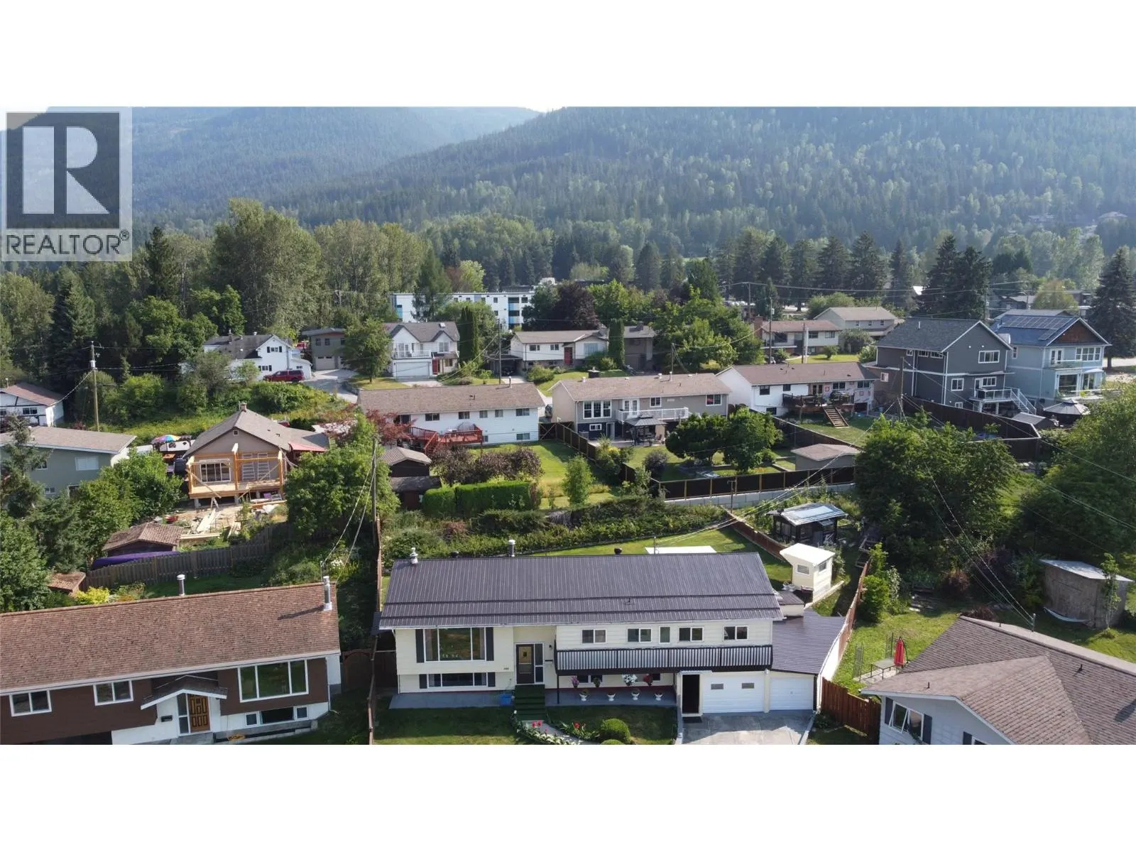 1705 Slocan Crescent