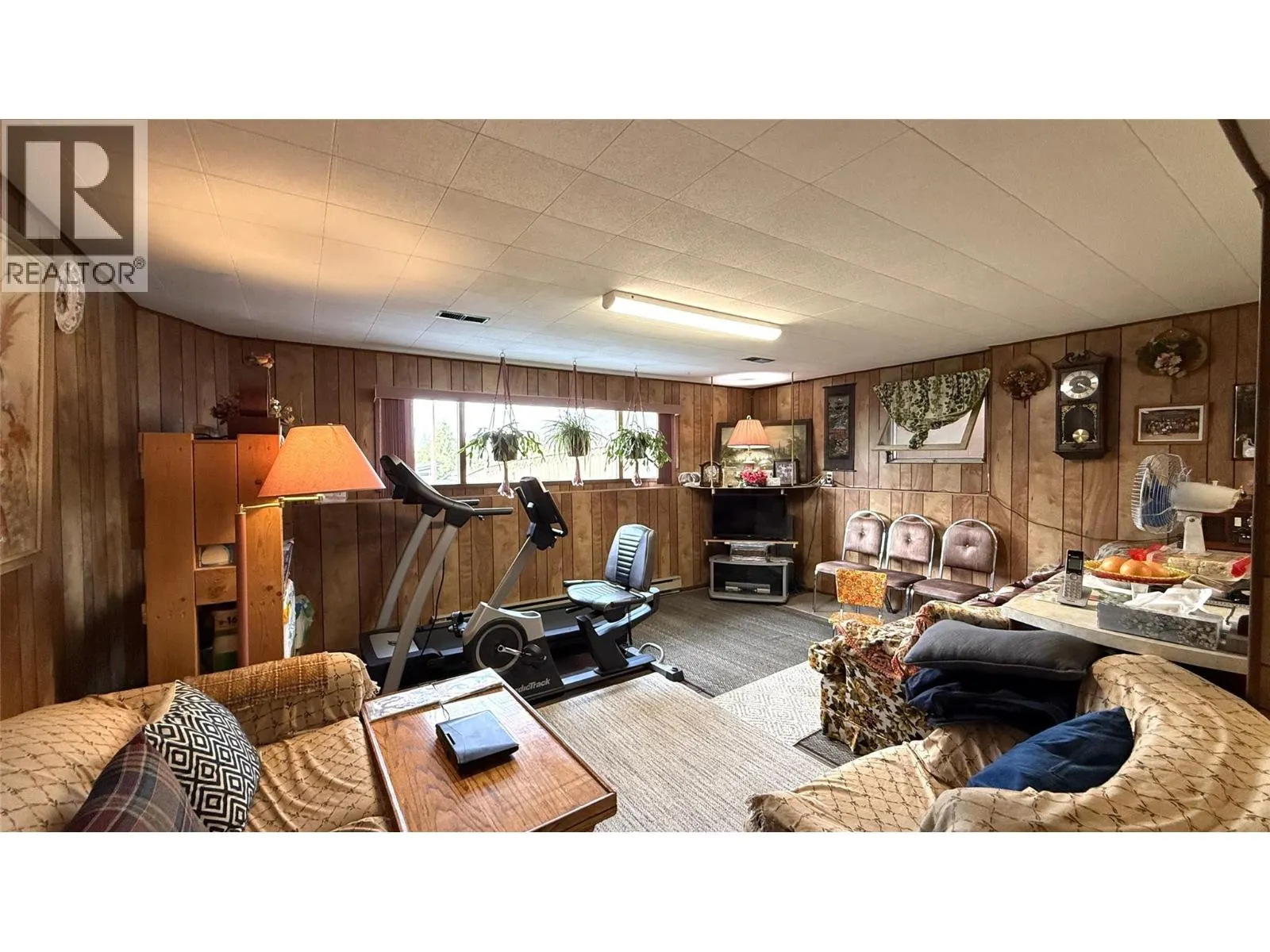 1705 Slocan Crescent