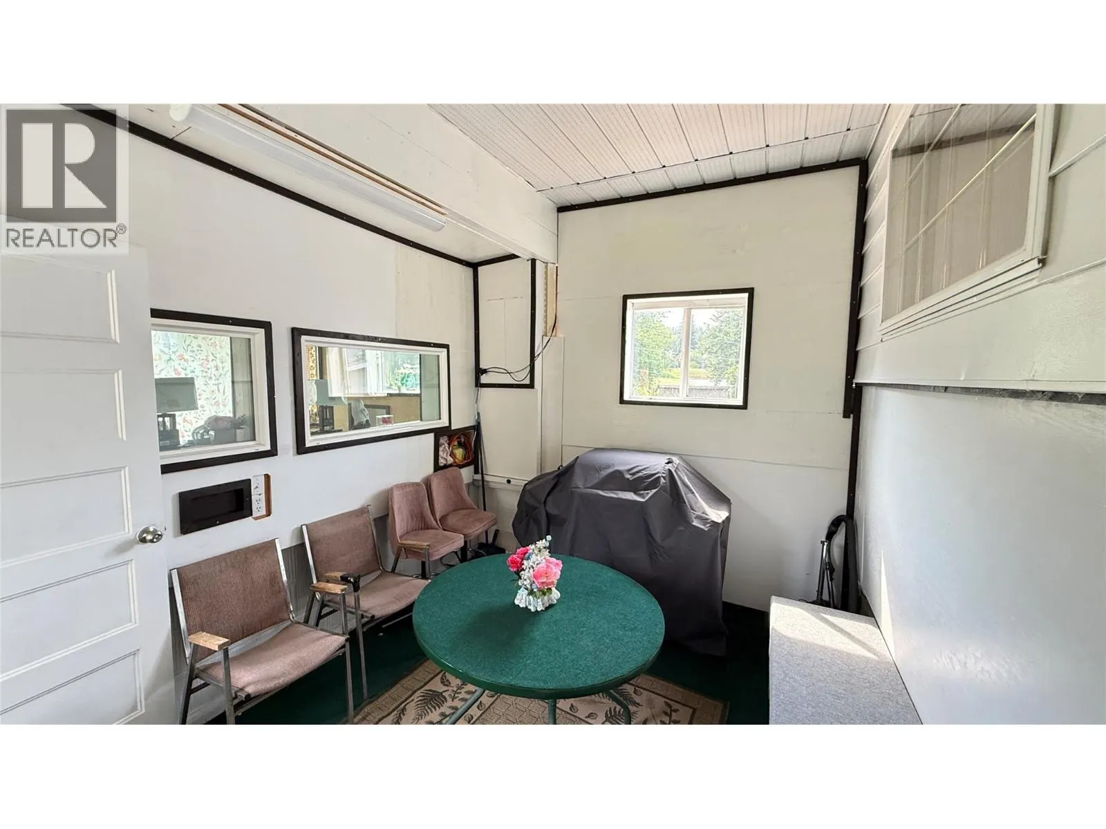 1705 Slocan Crescent