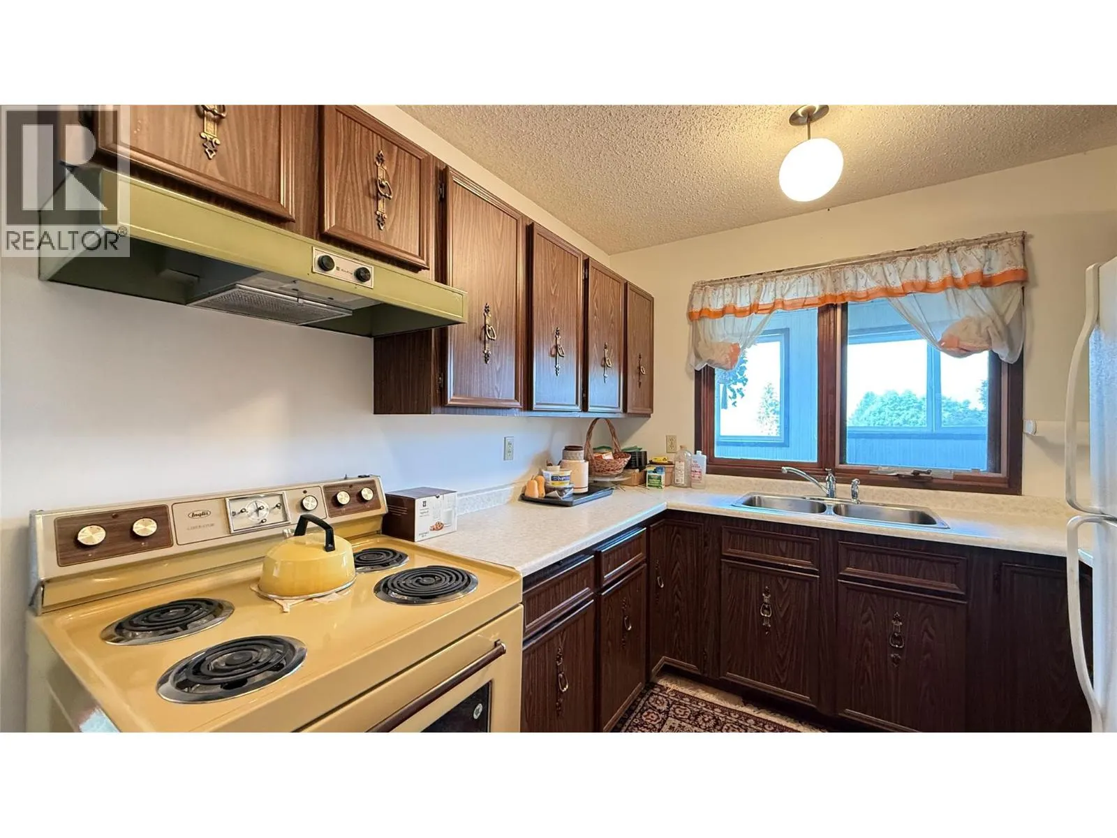1705 Slocan Crescent