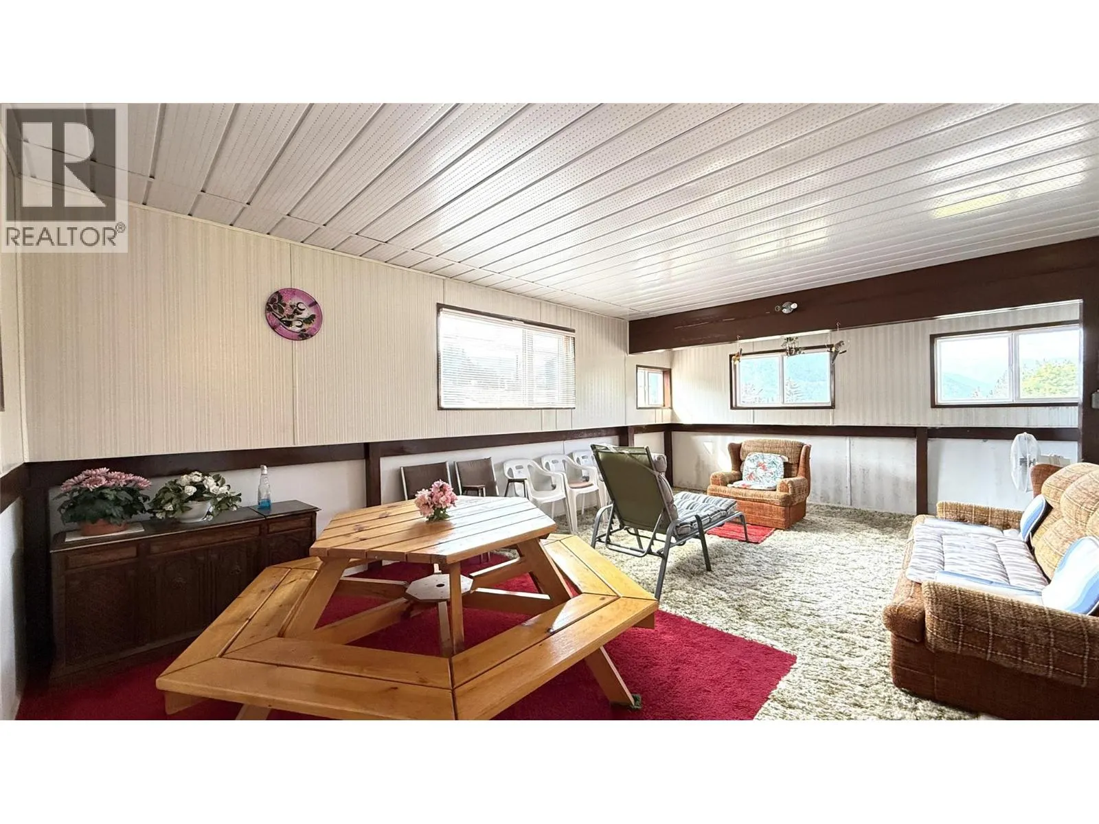 1705 Slocan Crescent