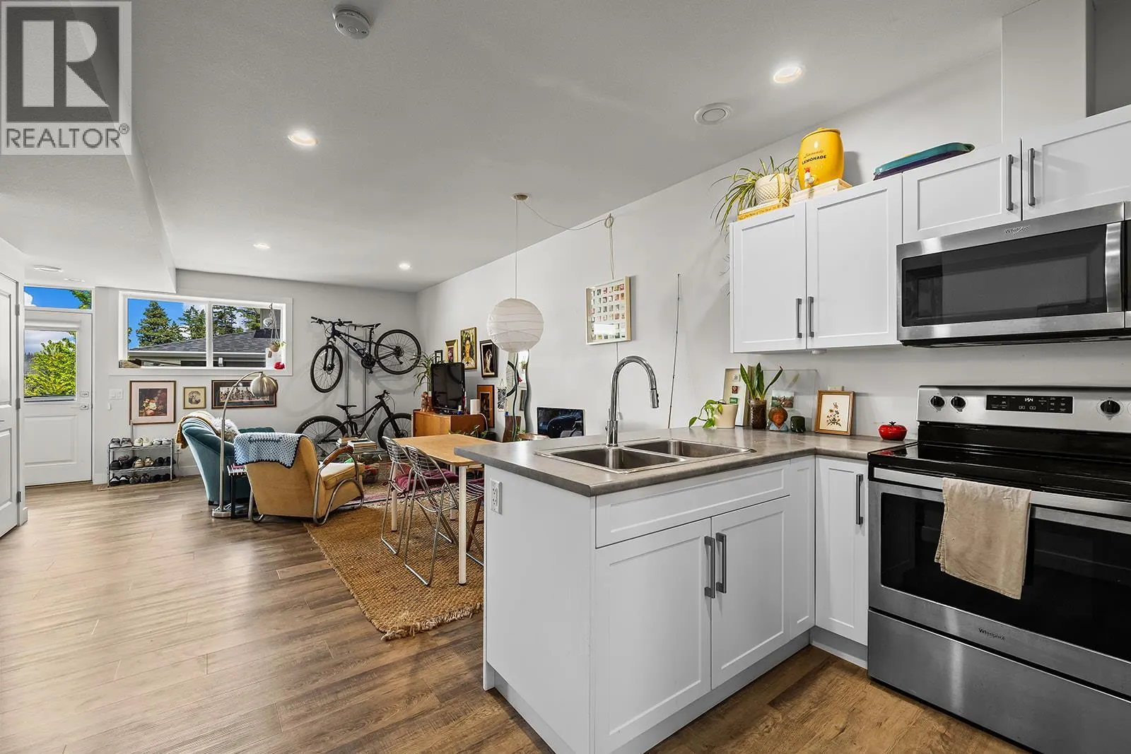 21 Forest Edge Drive