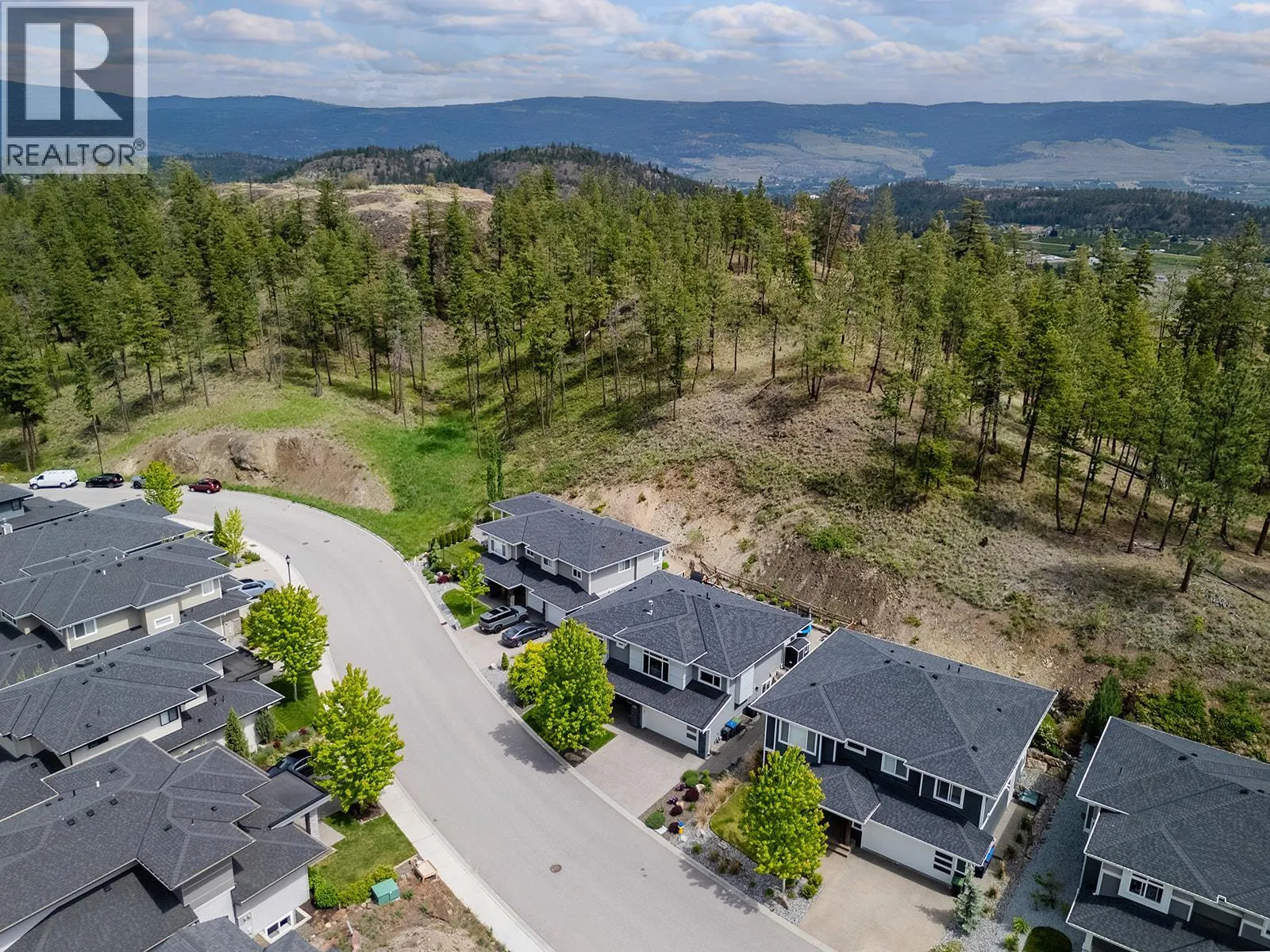 21 Forest Edge Drive