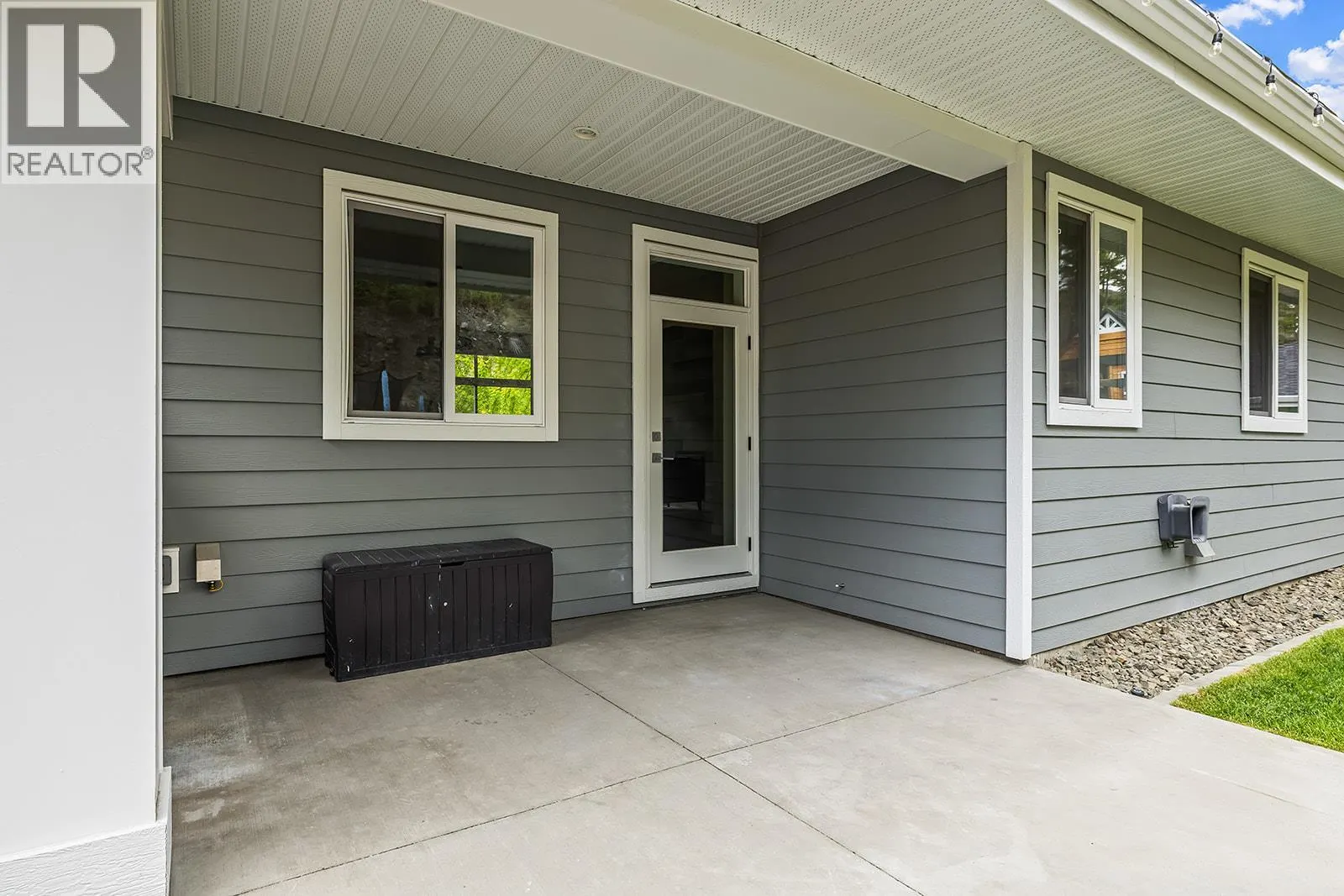 21 Forest Edge Drive