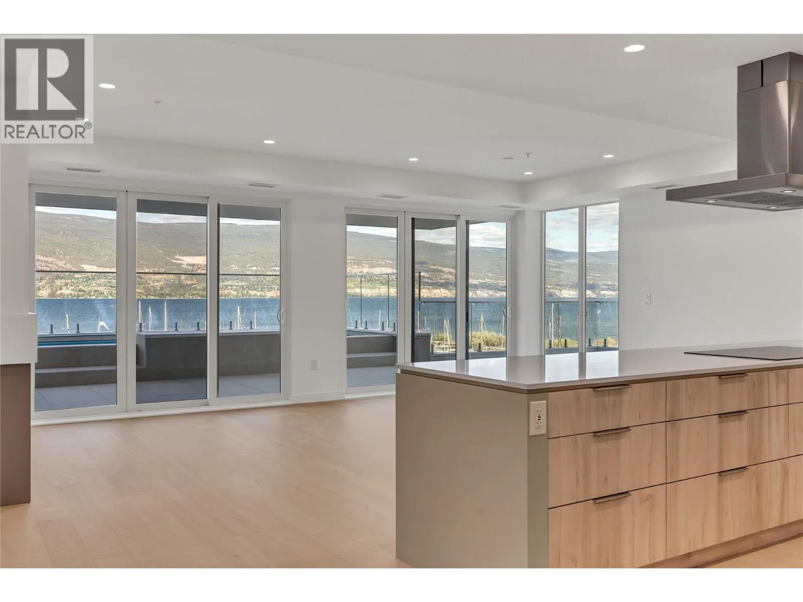 13415 Lakeshore Drive S Unit# 401
