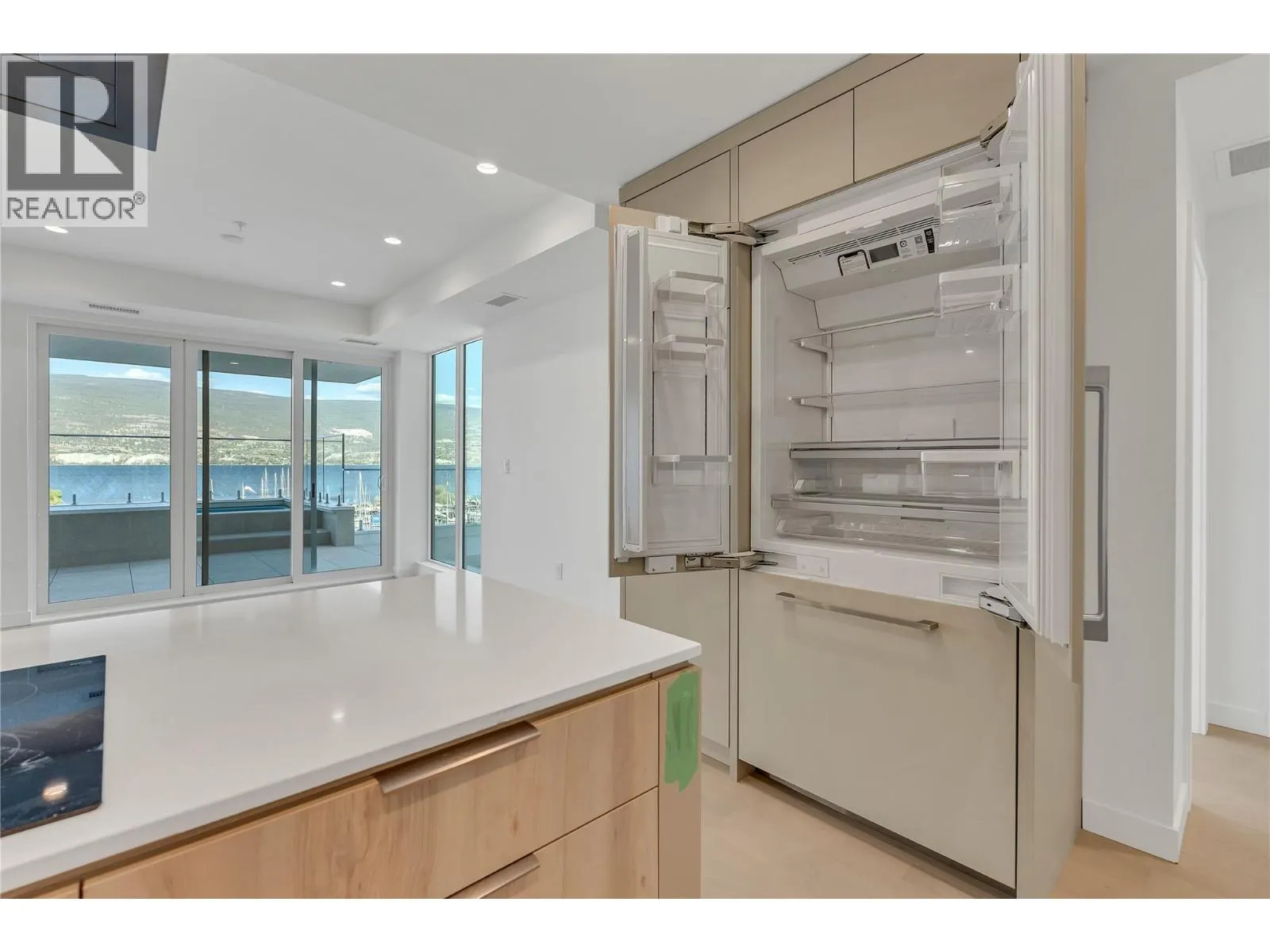13415 Lakeshore Drive S Unit# 401