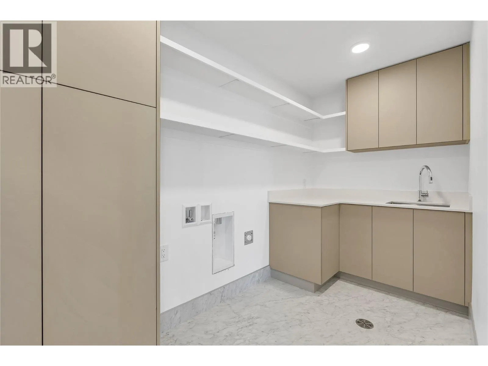 13415 Lakeshore Drive S Unit# 401