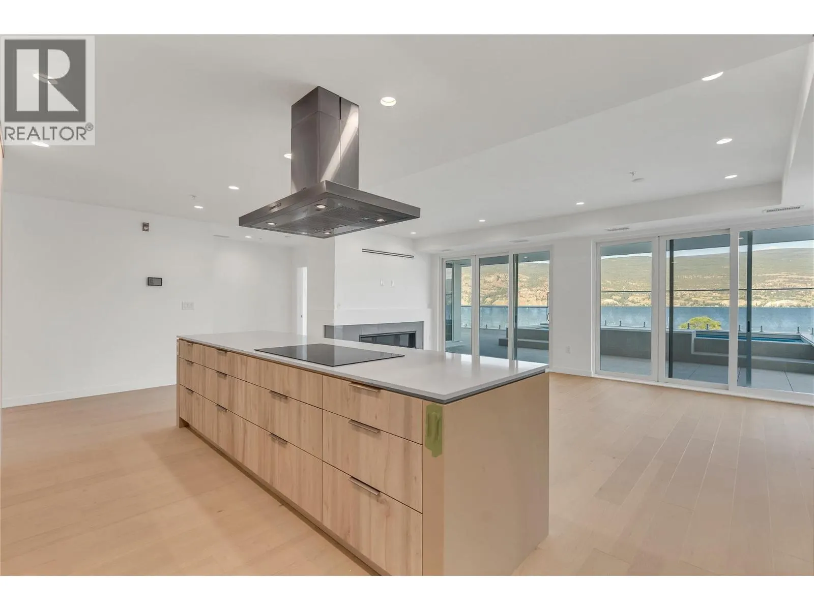 13415 Lakeshore Drive S Unit# 401