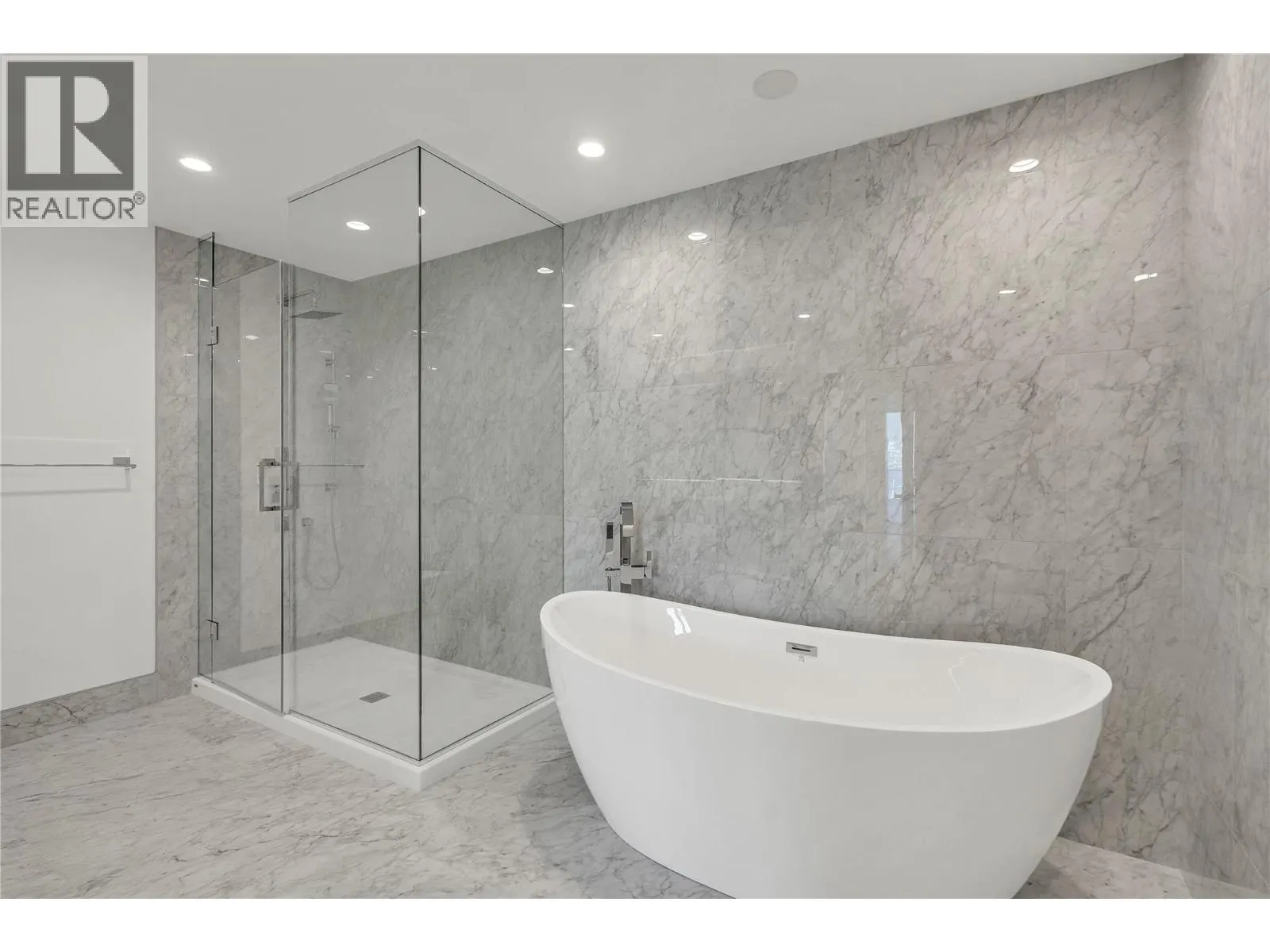 13415 Lakeshore Drive S Unit# 401