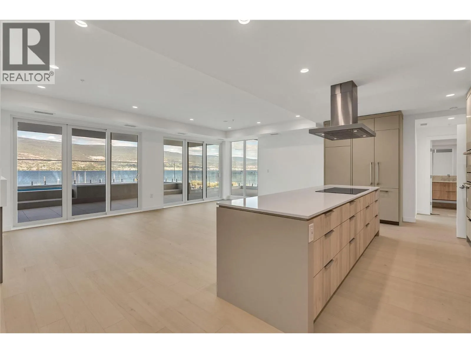 13415 Lakeshore Drive S Unit# 401