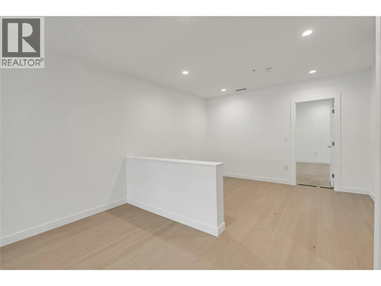 13415 Lakeshore Drive S Unit# 401