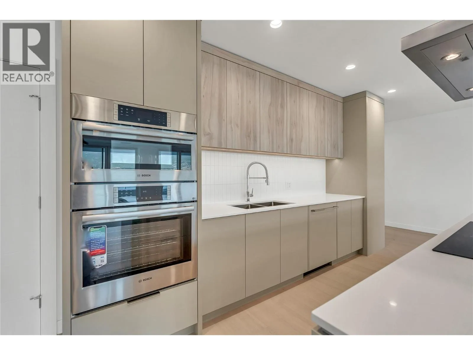 13415 Lakeshore Drive S Unit# 401