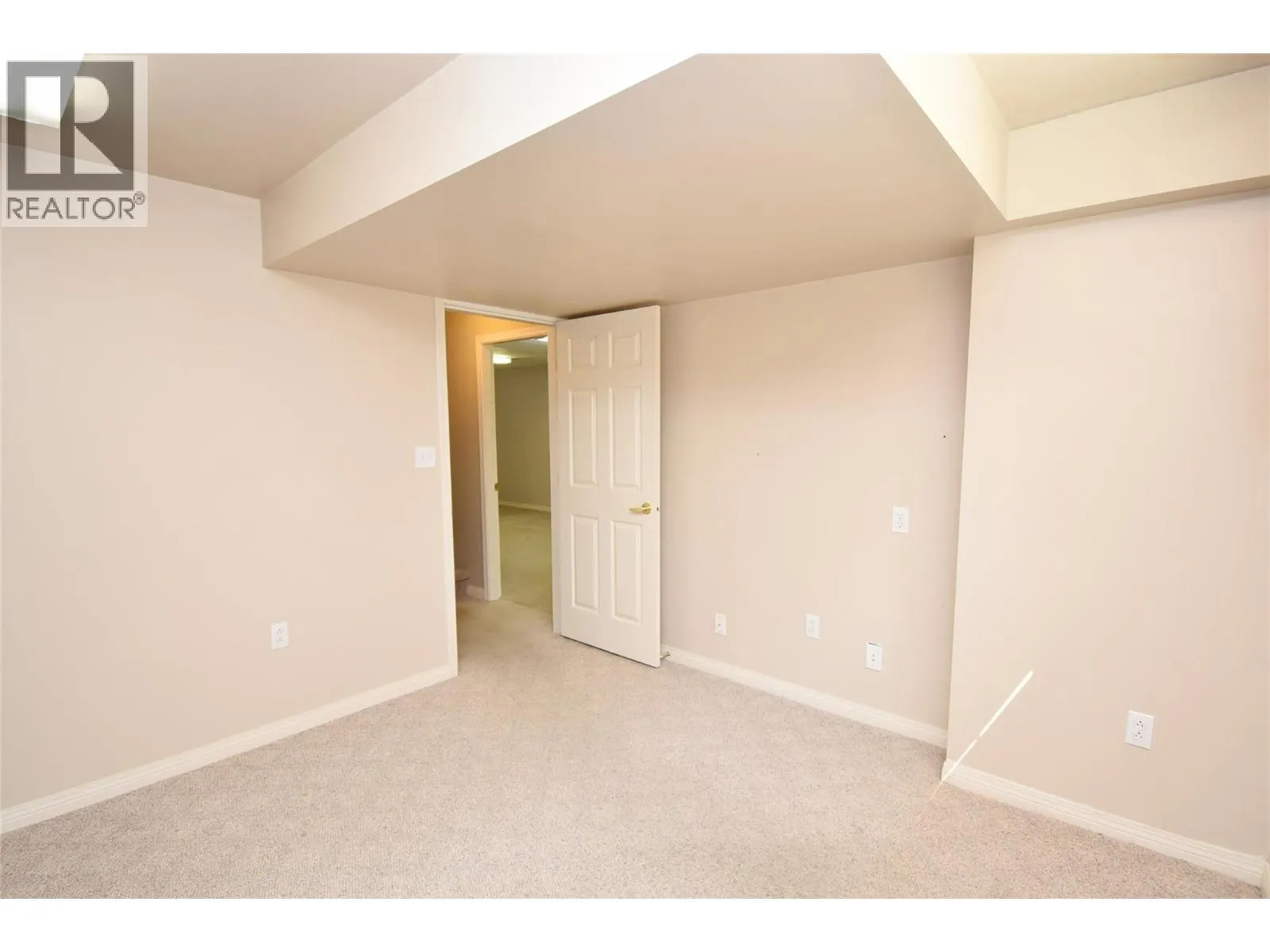 3906 Pleasant Valley Road Unit# 19