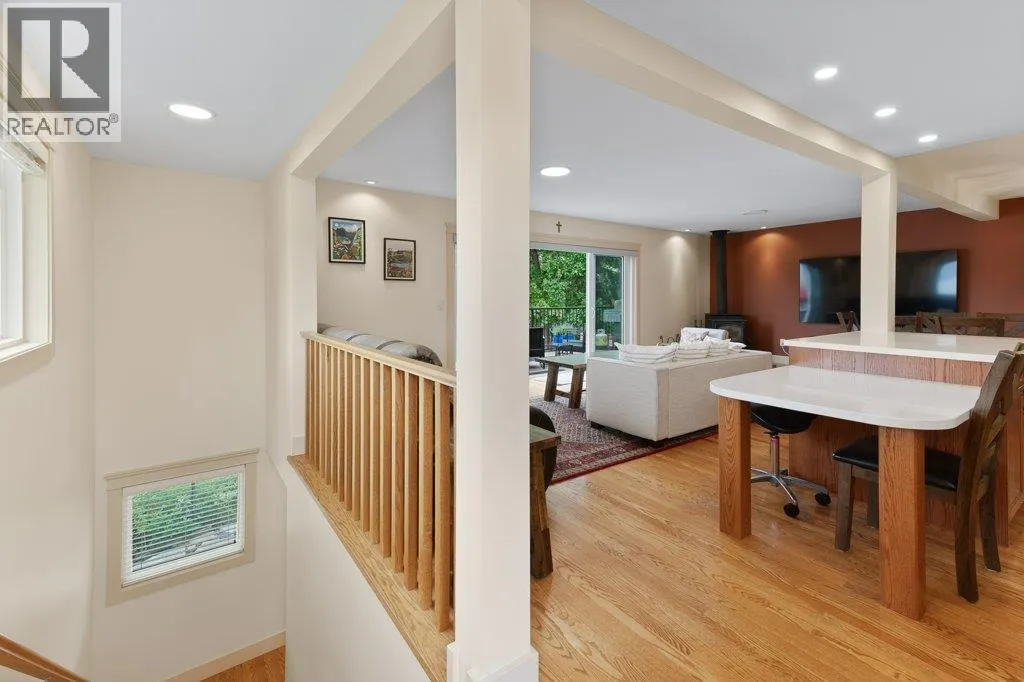 4852-4858 Lakeshore Road