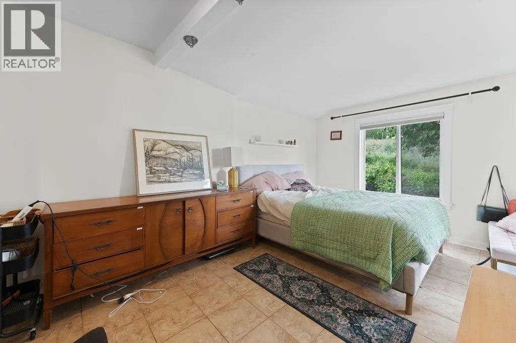 4852-4858 Lakeshore Road