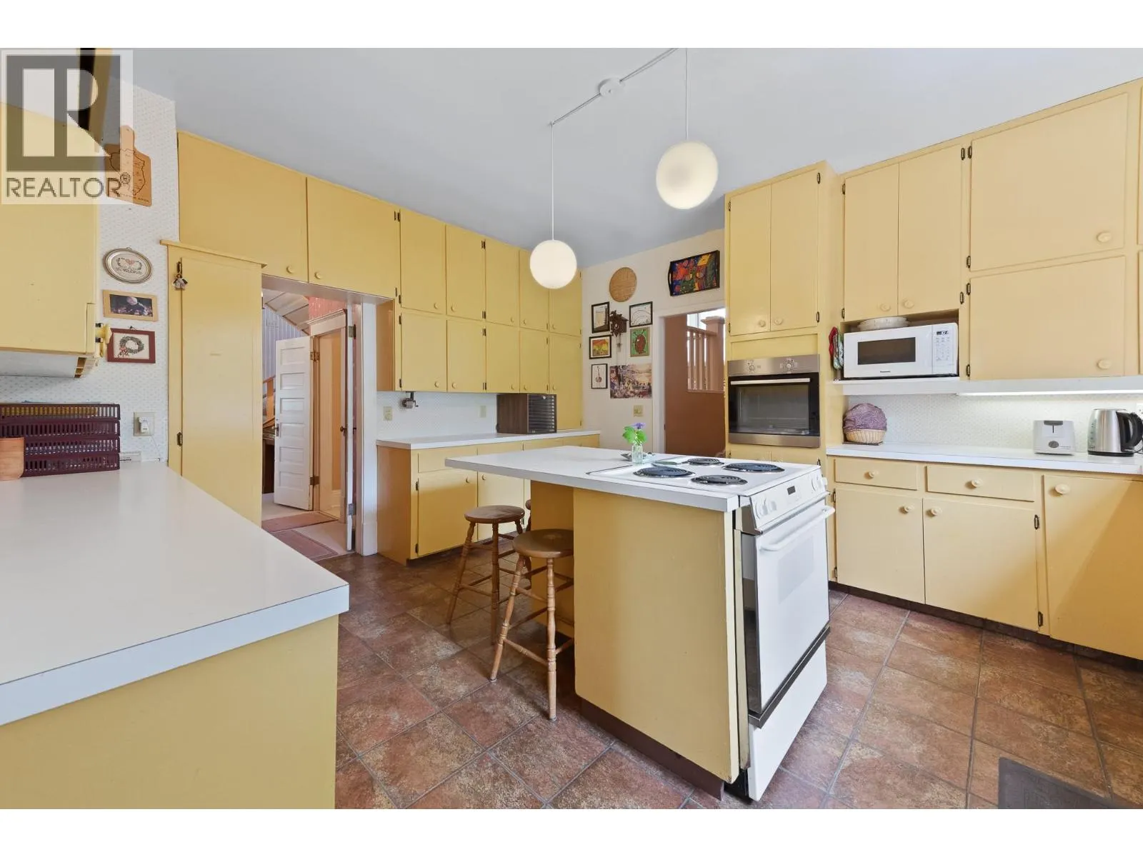 4852-4858 Lakeshore Road