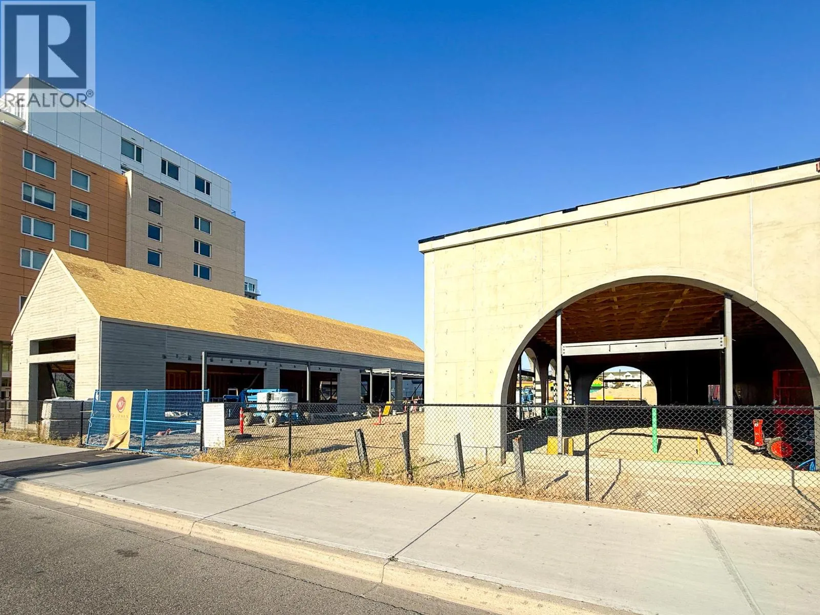 3121 Lakeshore Road Unit# 101/102