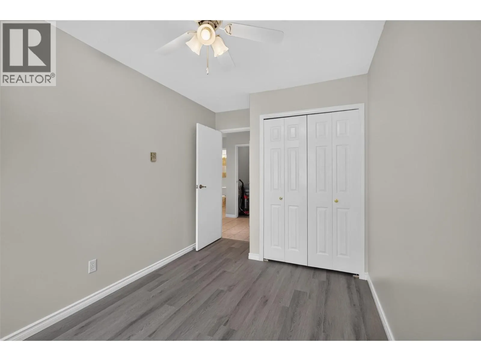 3160 De Montreuil Court Unit# 400