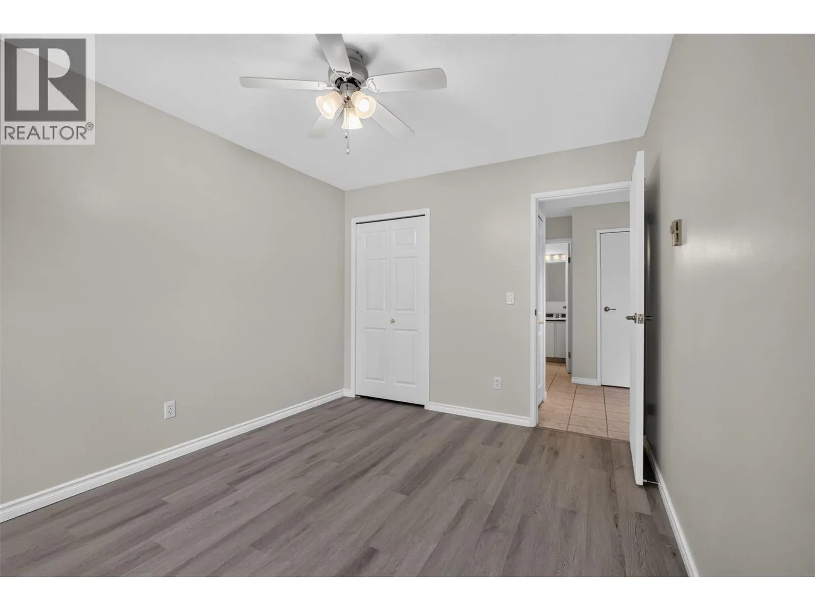 3160 De Montreuil Court Unit# 400