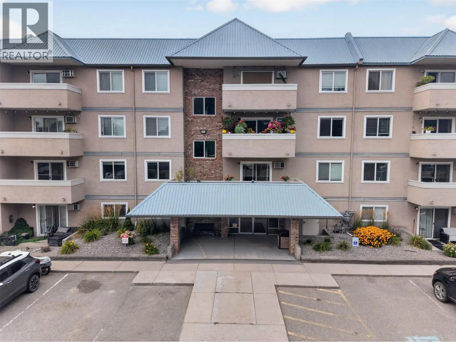 3160 De Montreuil Court Unit# 400
