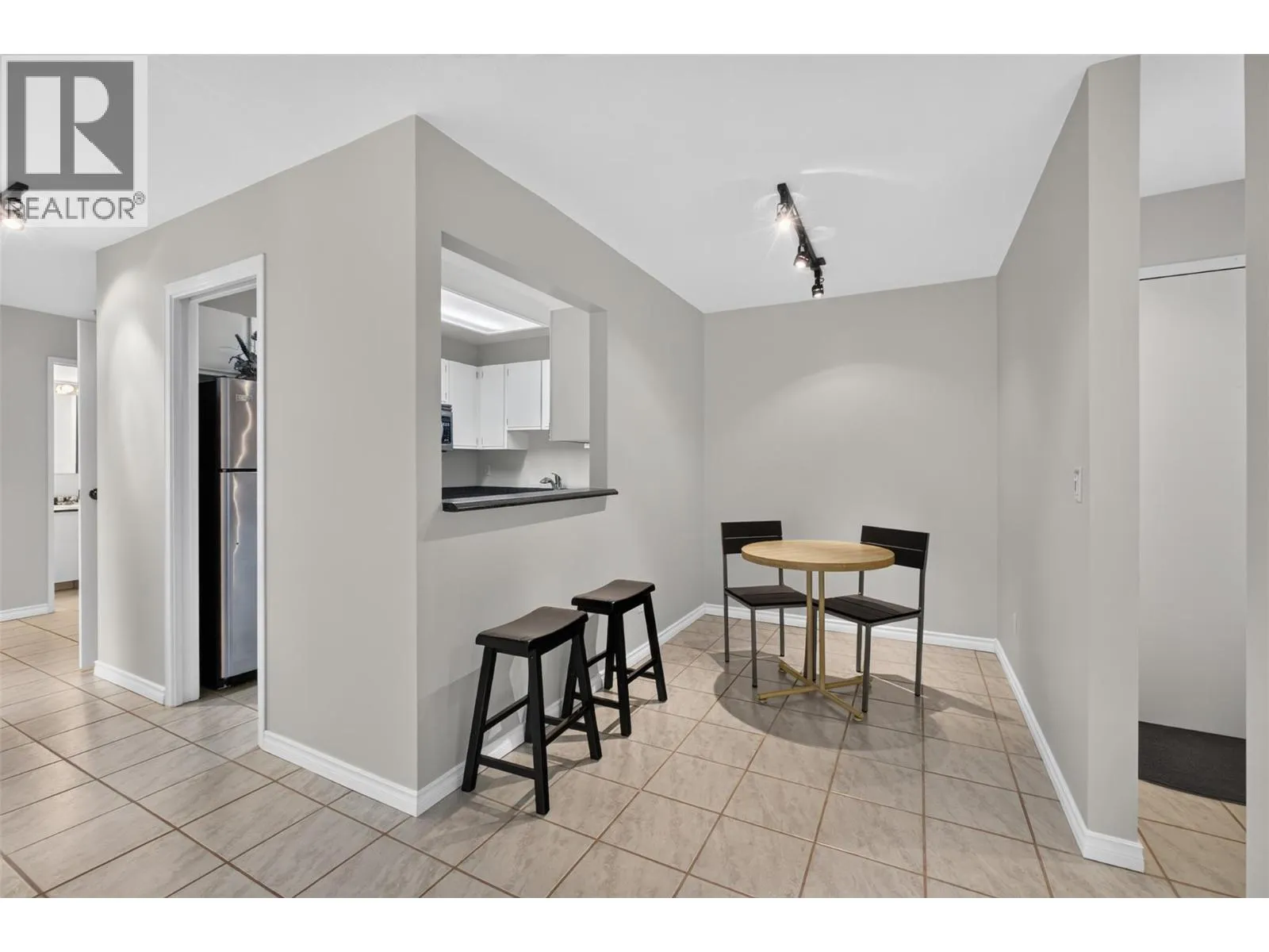 3160 De Montreuil Court Unit# 400