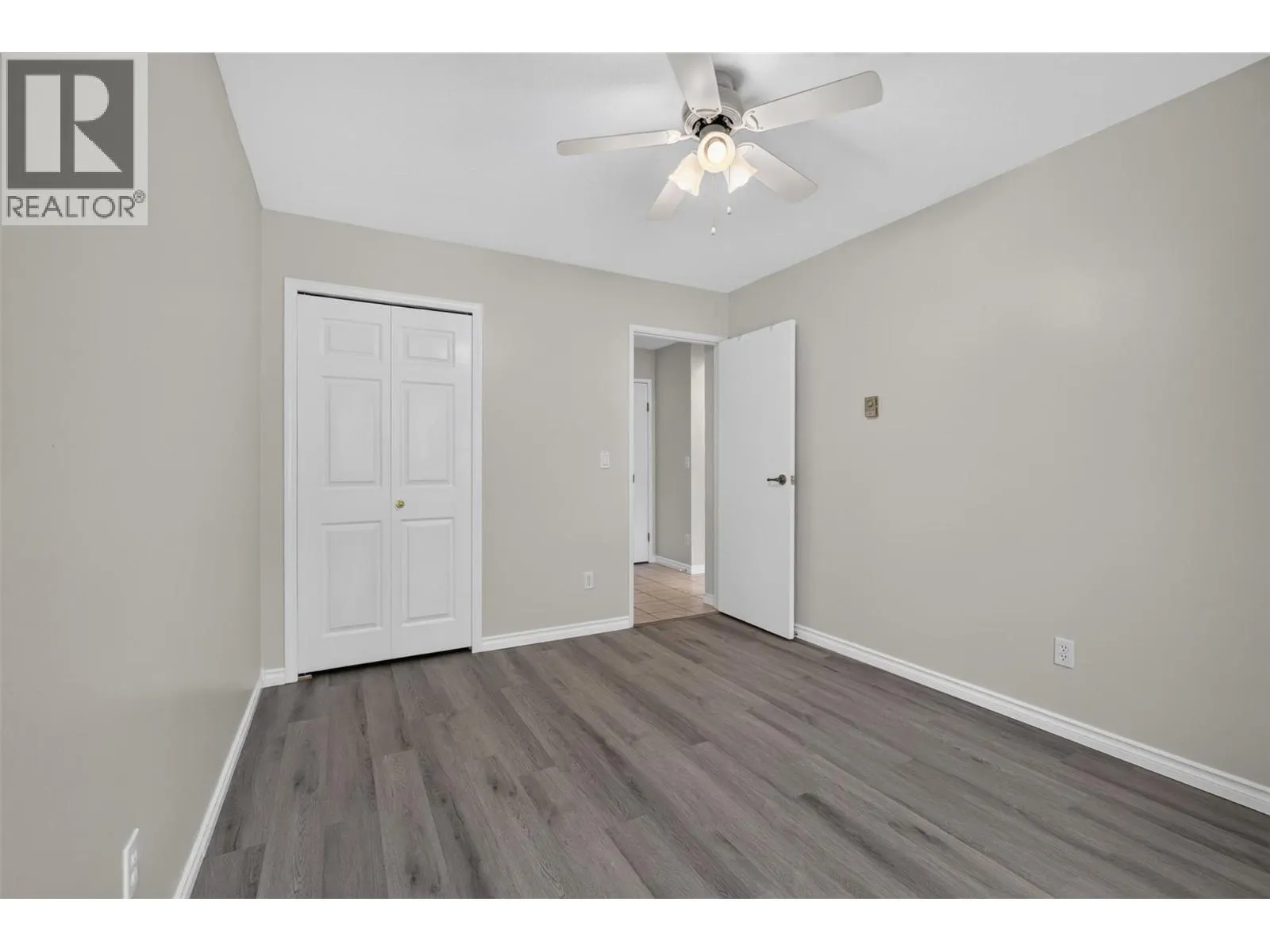 3160 De Montreuil Court Unit# 400
